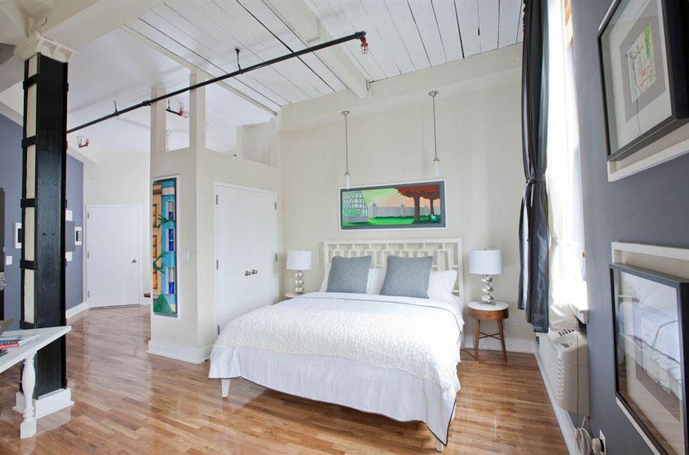 image-housing-carousel