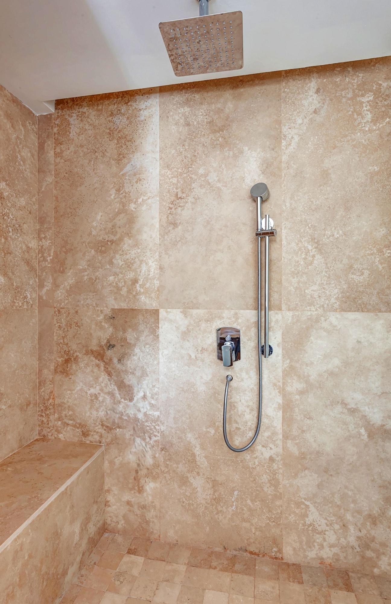 Deluxe Junior Suite Pool View