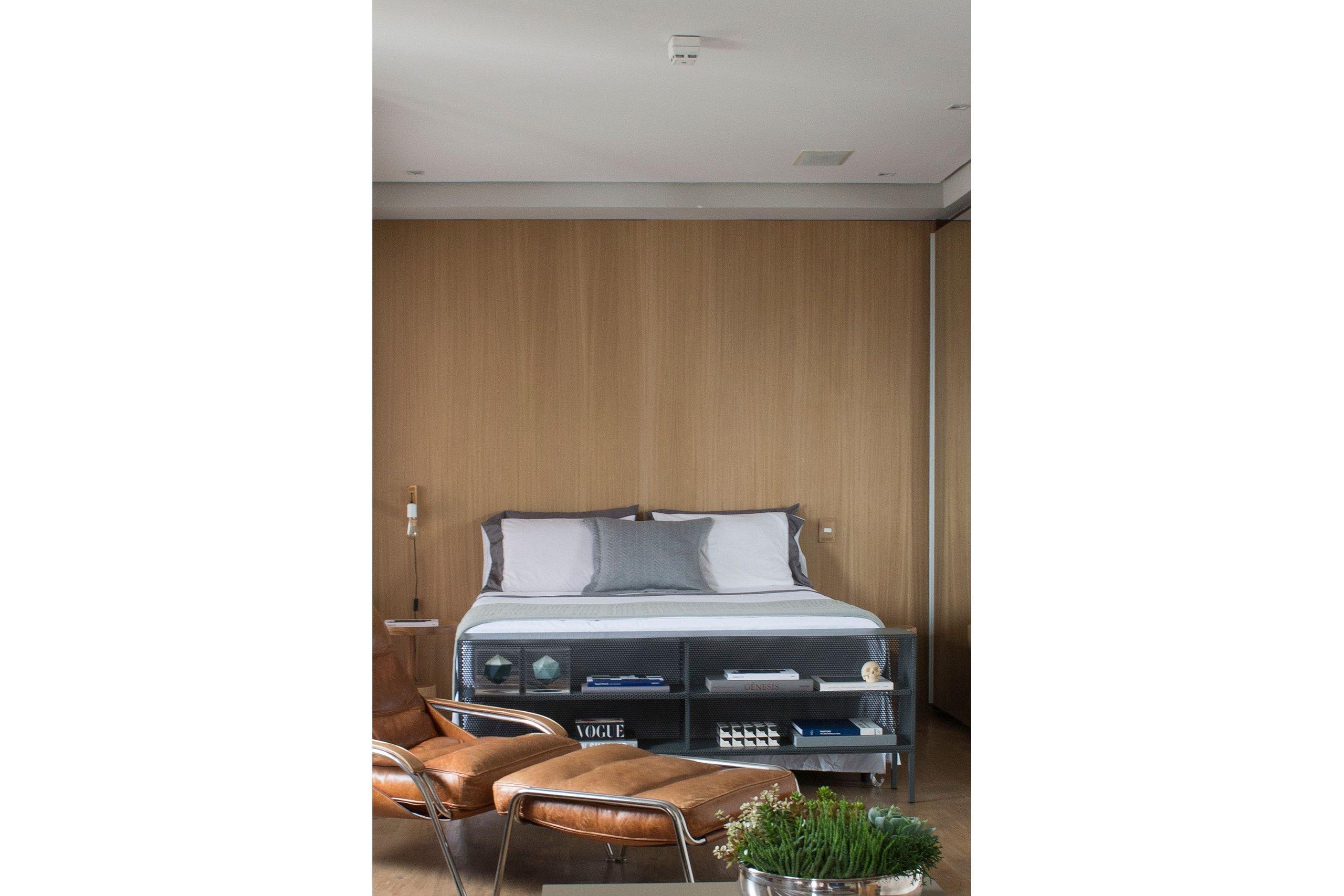 image-housing-carousel