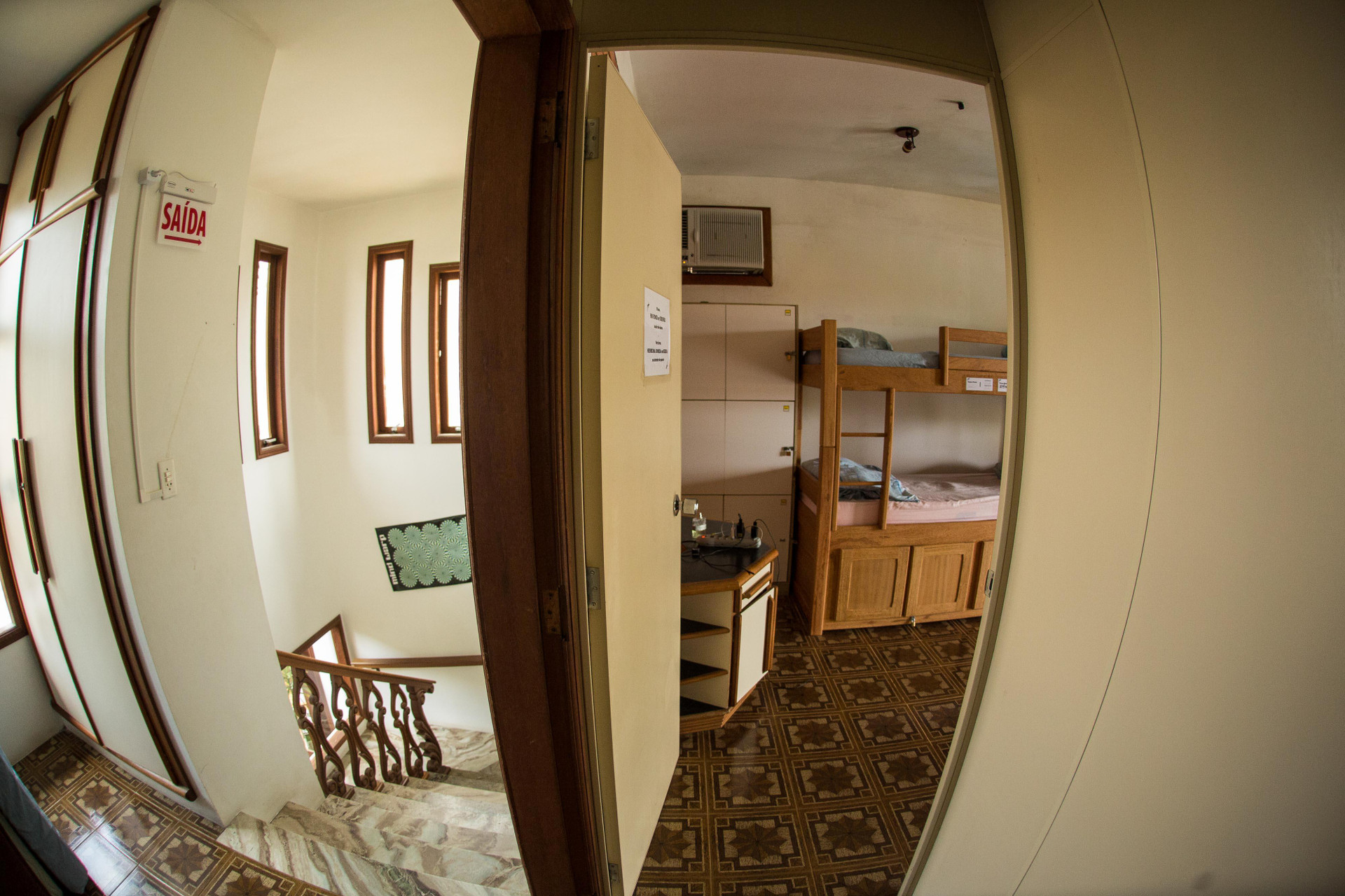 image-housing-carousel