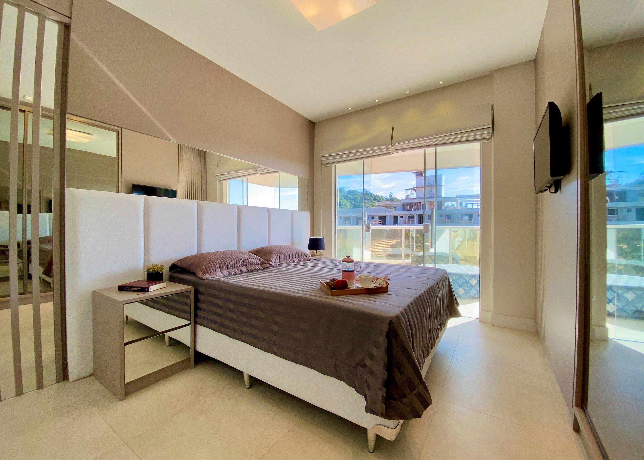 image-housing-carousel