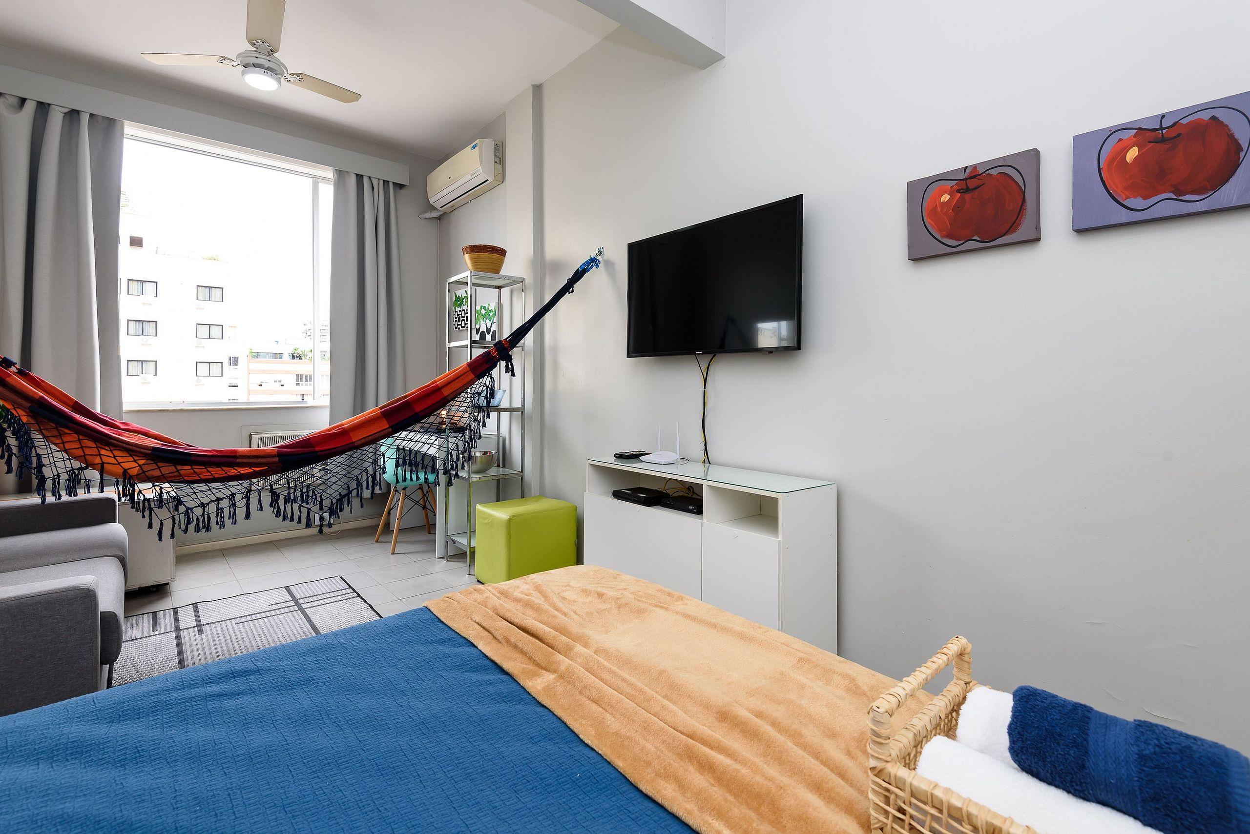 image-housing-carousel