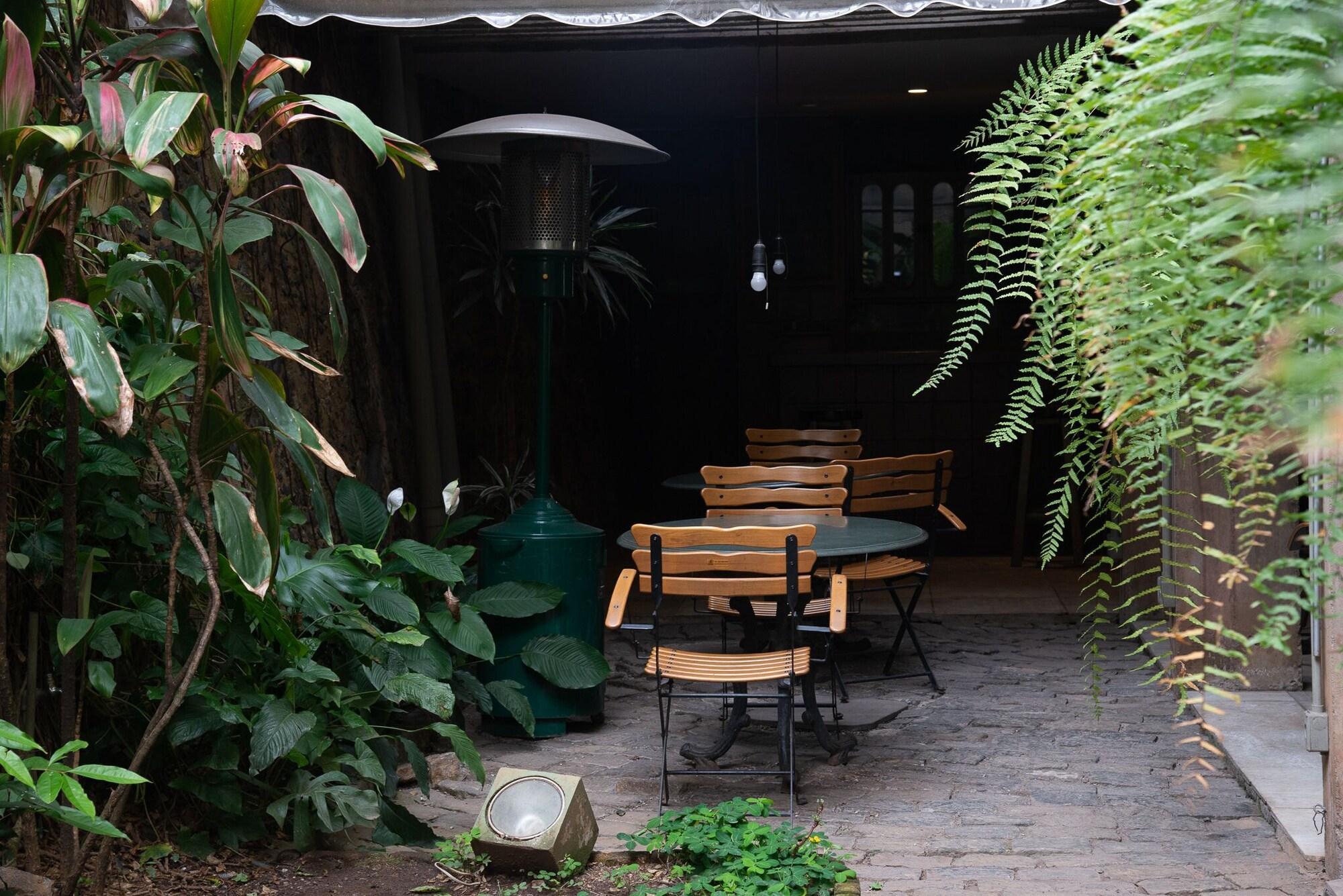 image-housing-carousel