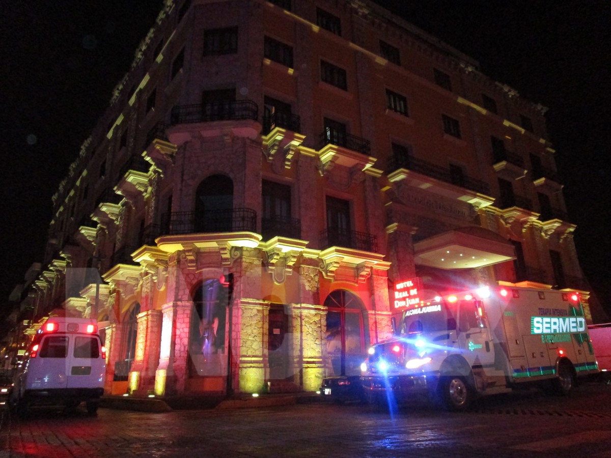 image-housing-carousel
