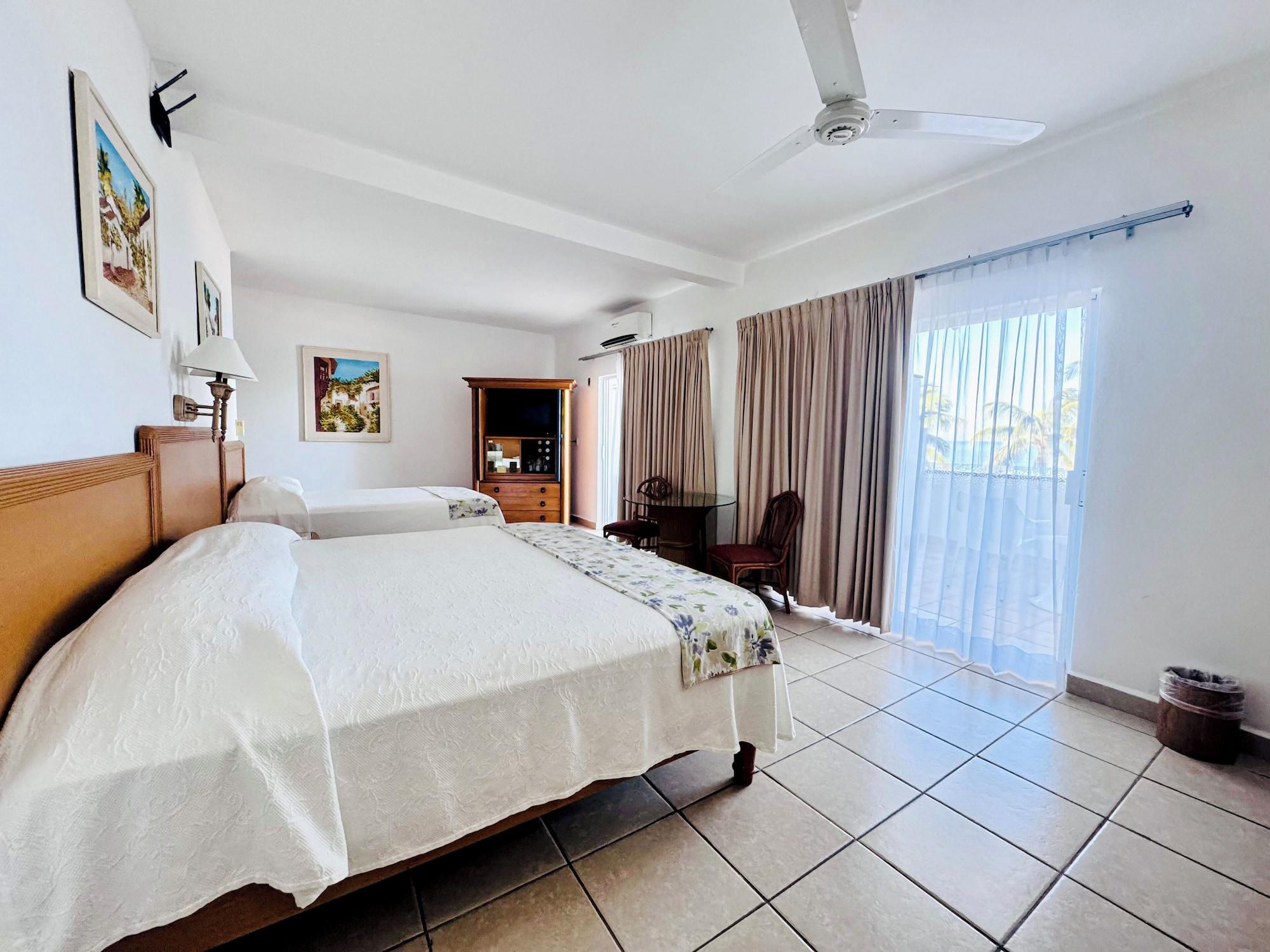 Deluxe Twin Room with Sea View