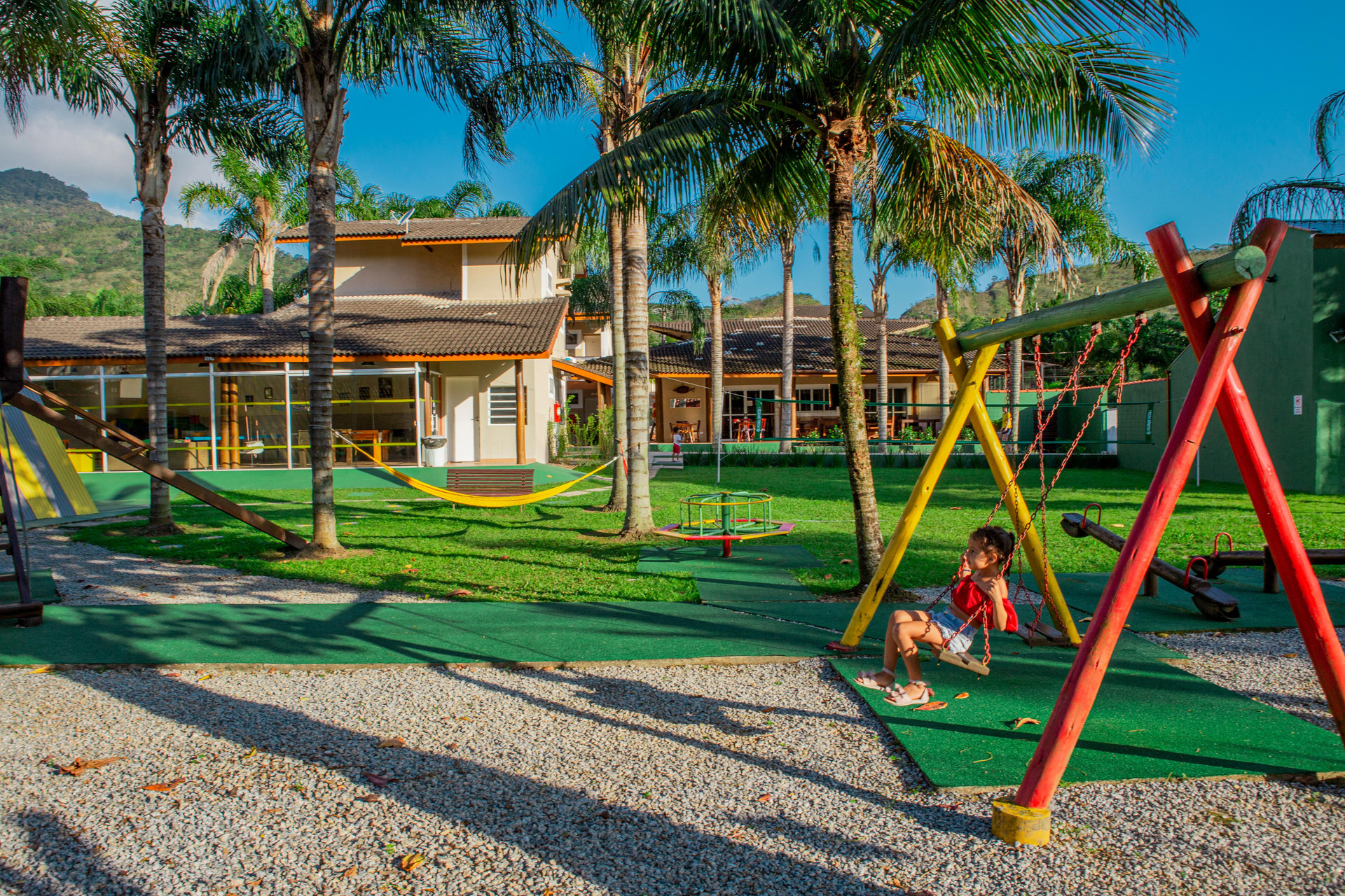 image-housing-carousel