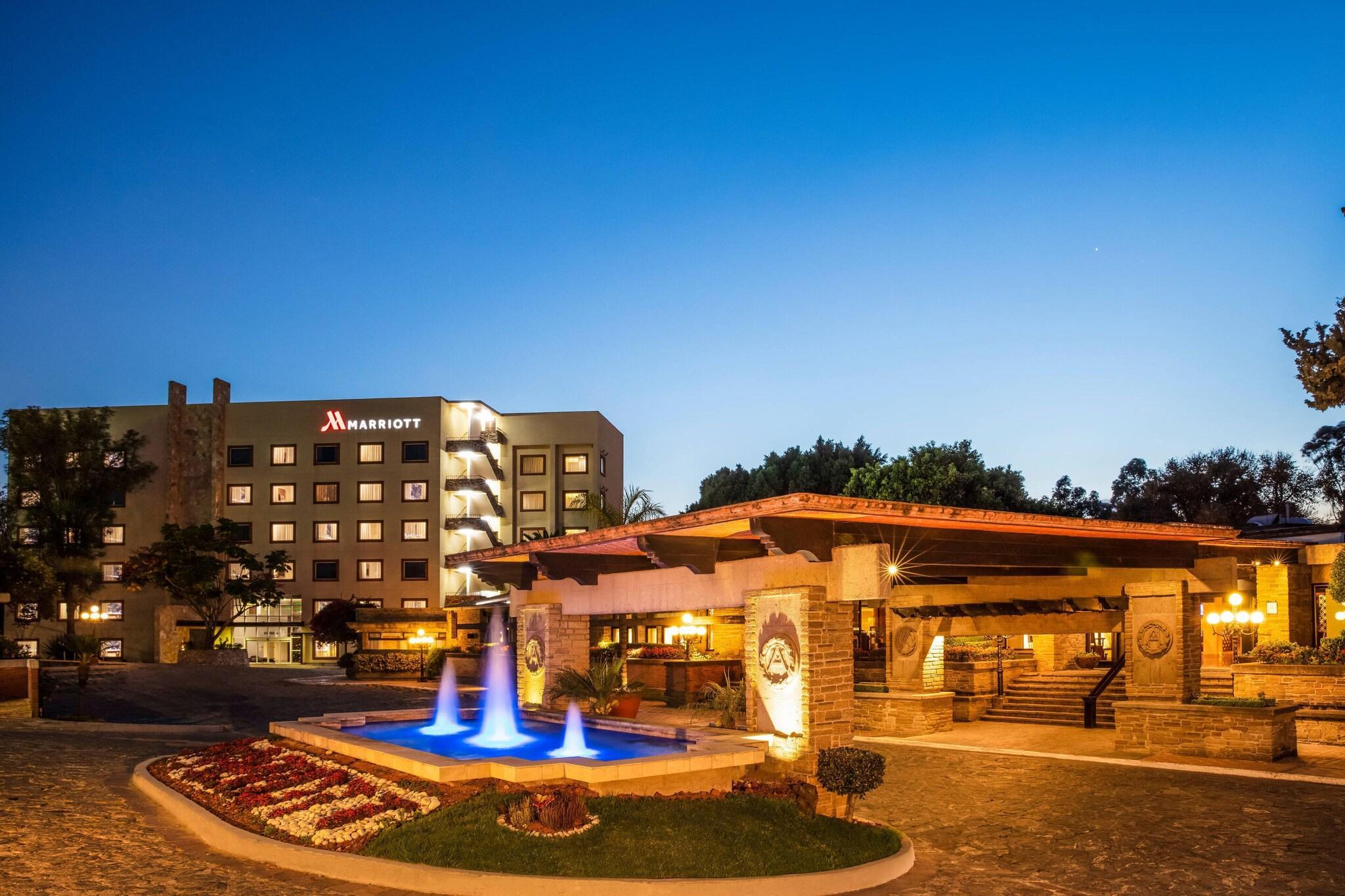 image-housing-carousel