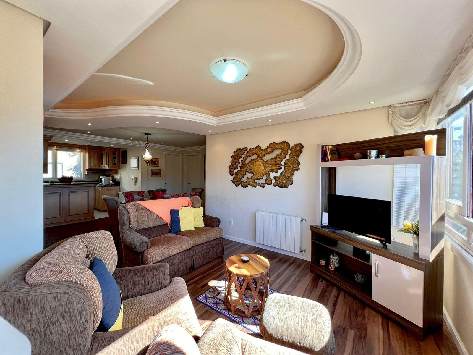 image-housing-carousel
