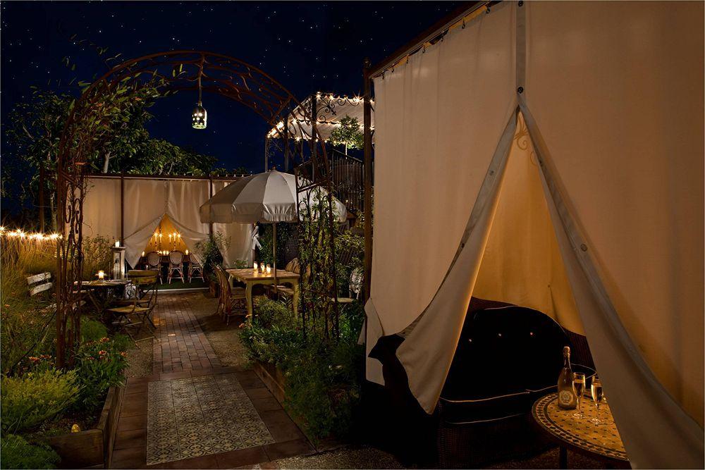 image-housing-carousel