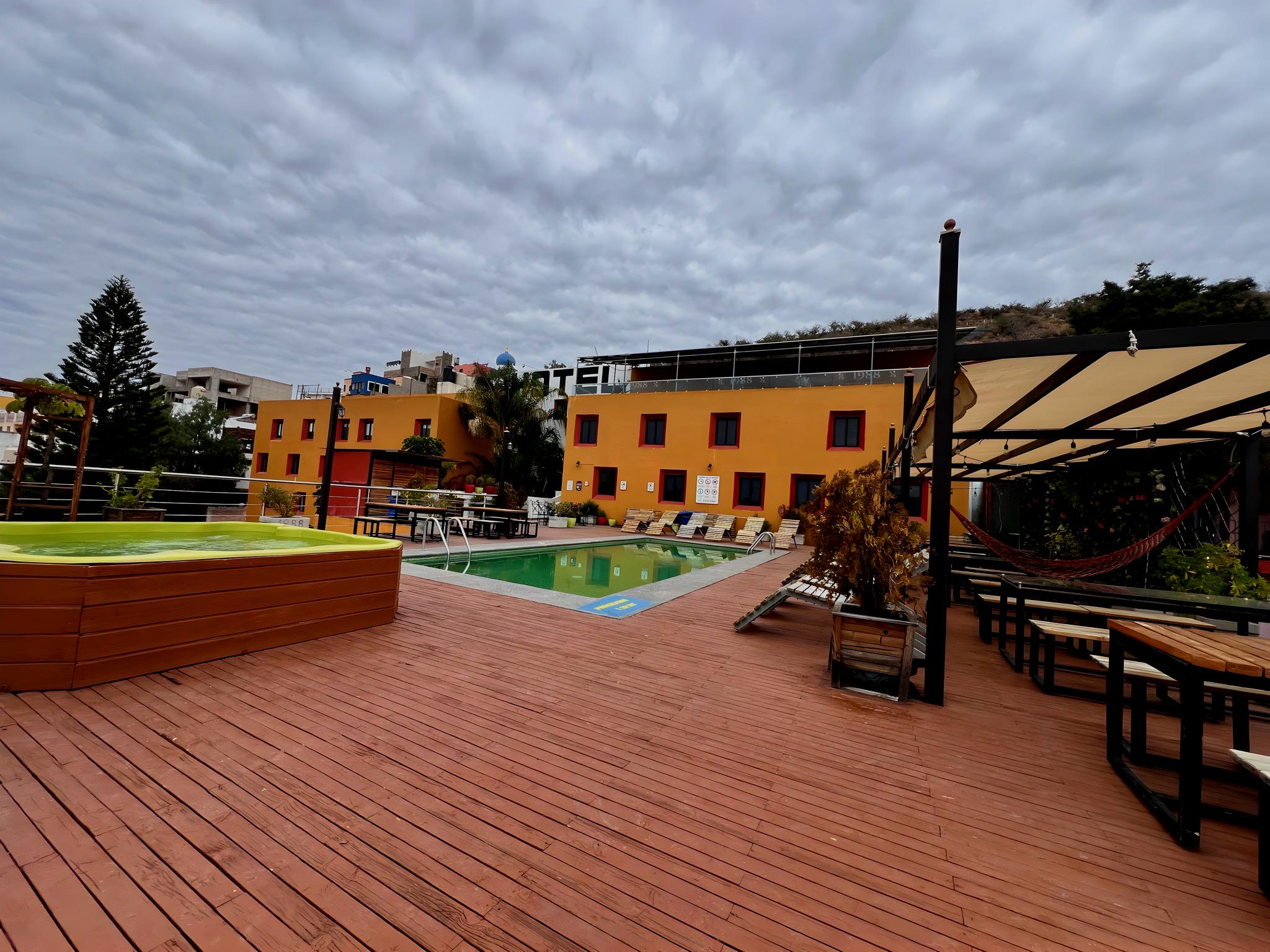 image-housing-carousel