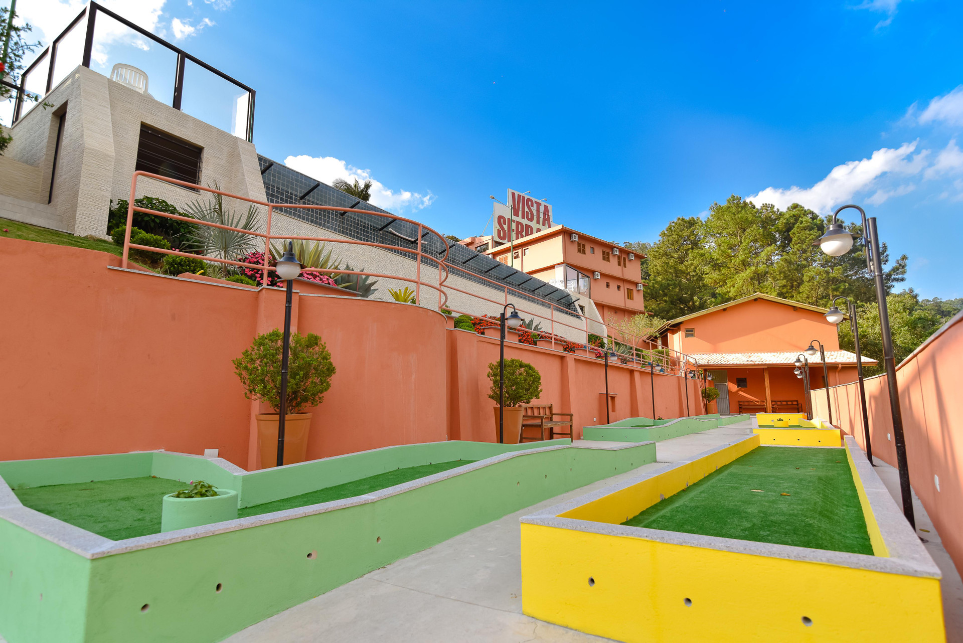 image-housing-carousel