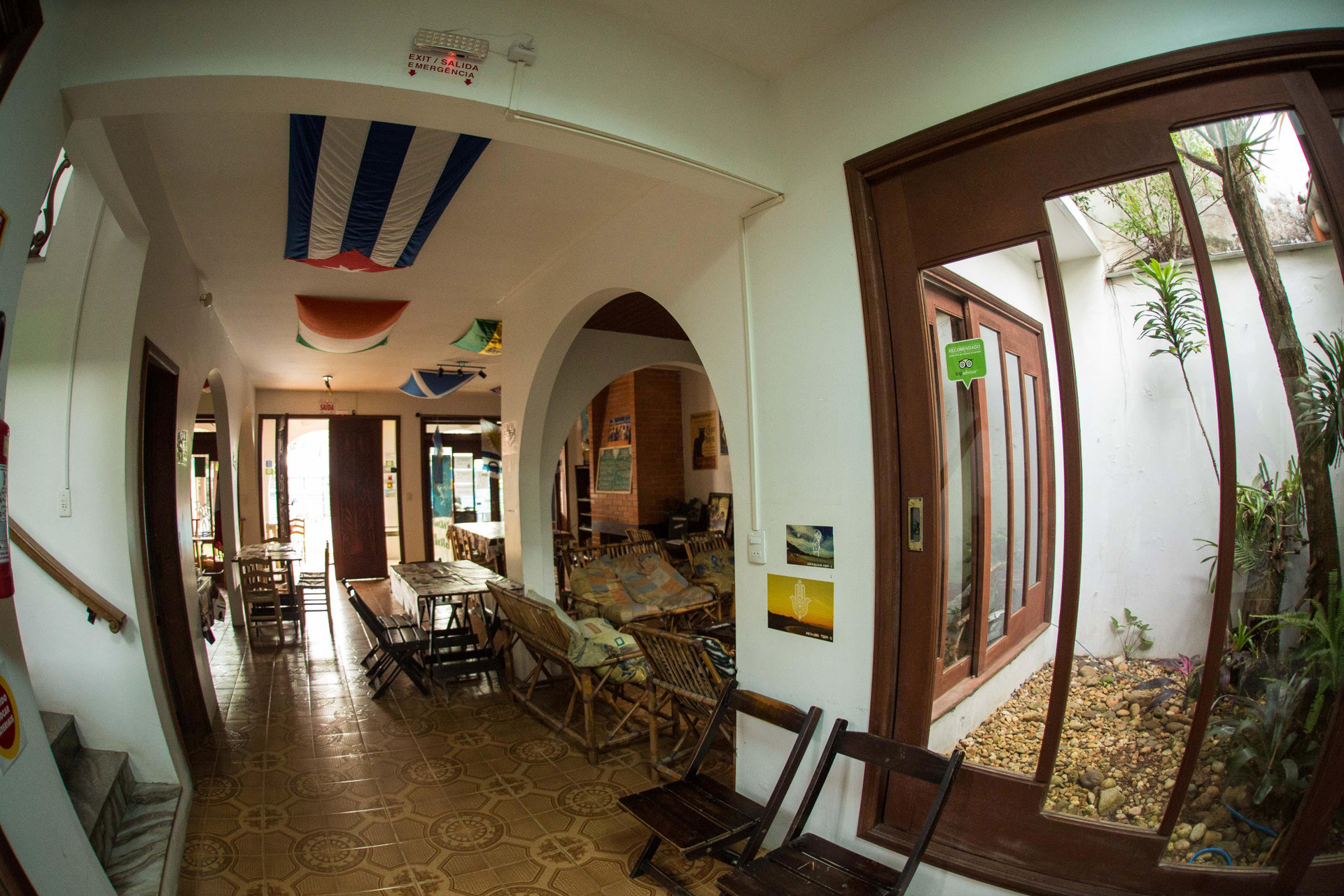 image-housing-carousel