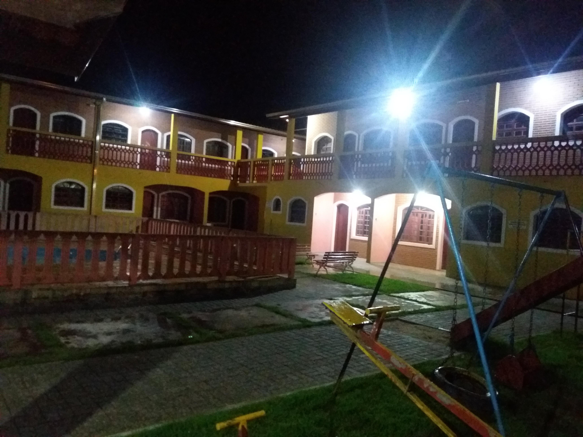 image-housing-carousel