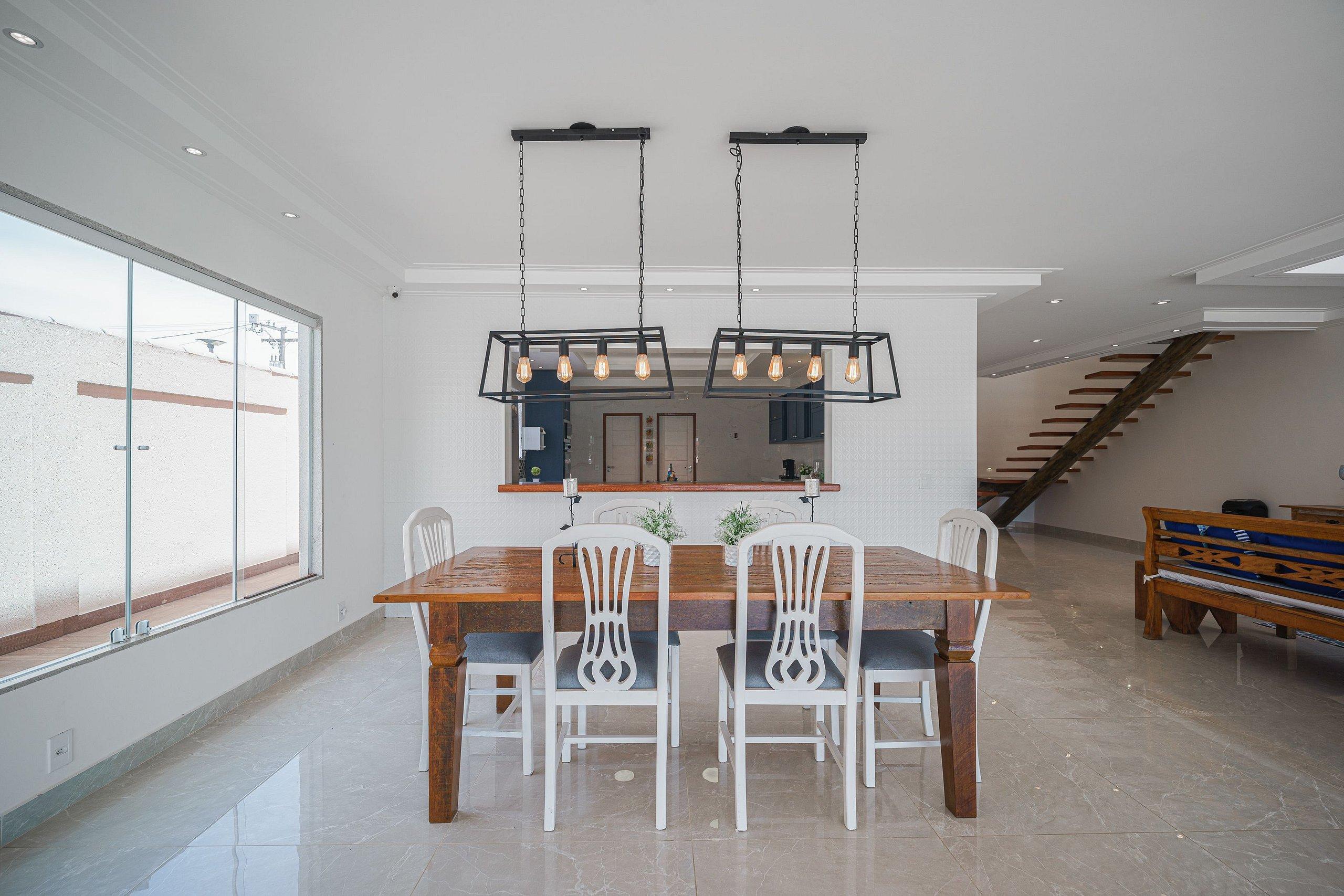 image-housing-carousel
