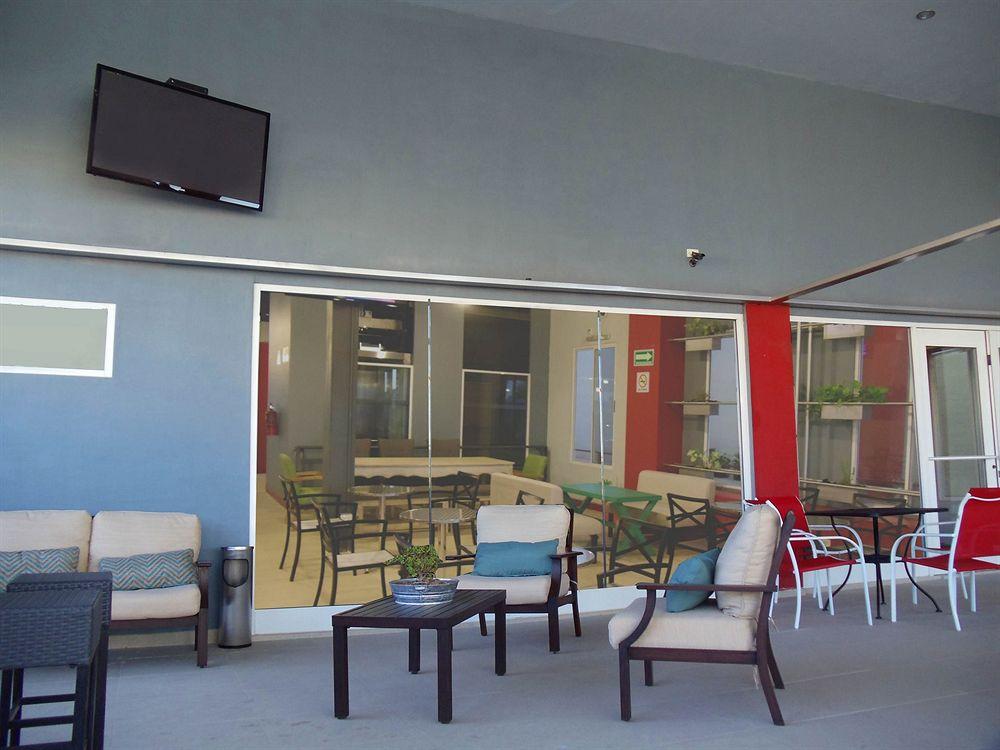 image-housing-carousel