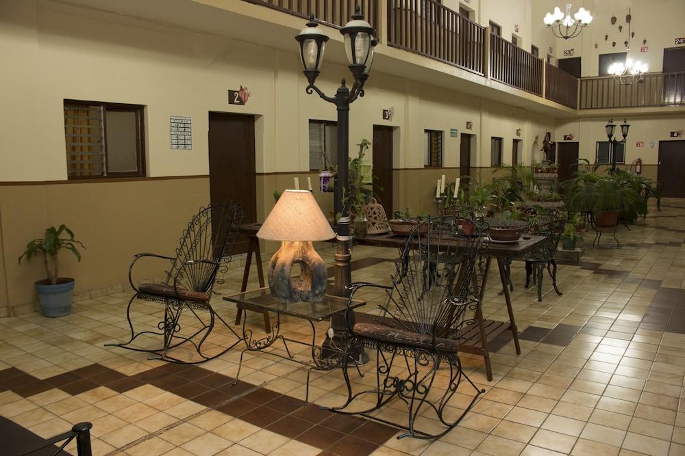 image-housing-carousel
