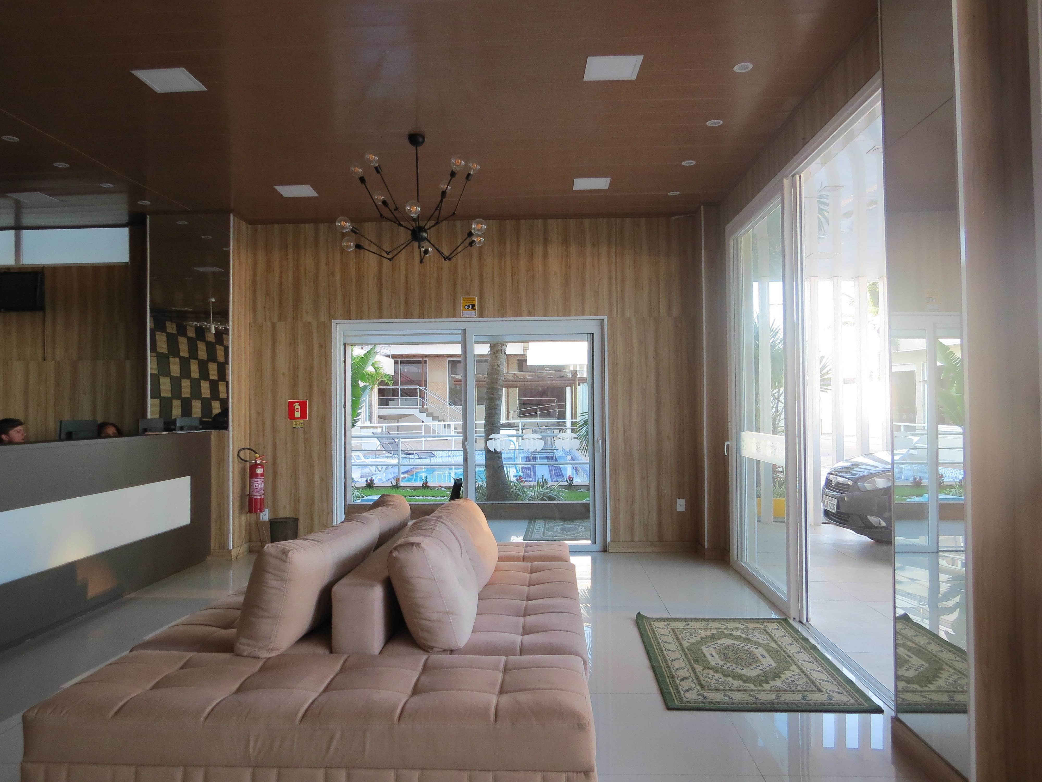 image-housing-carousel