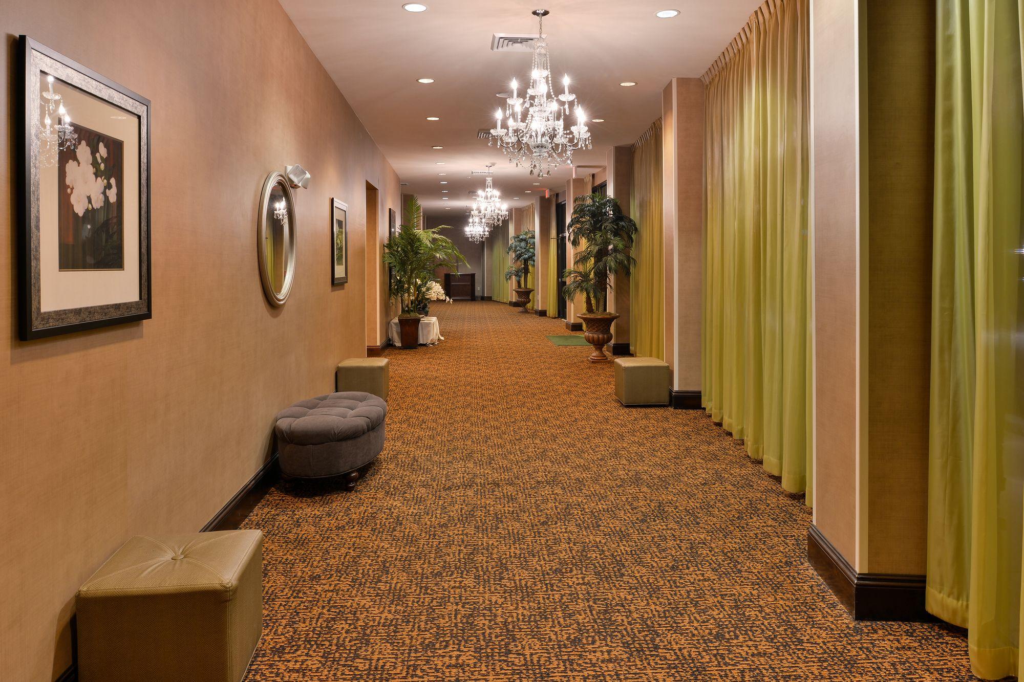 image-housing-carousel