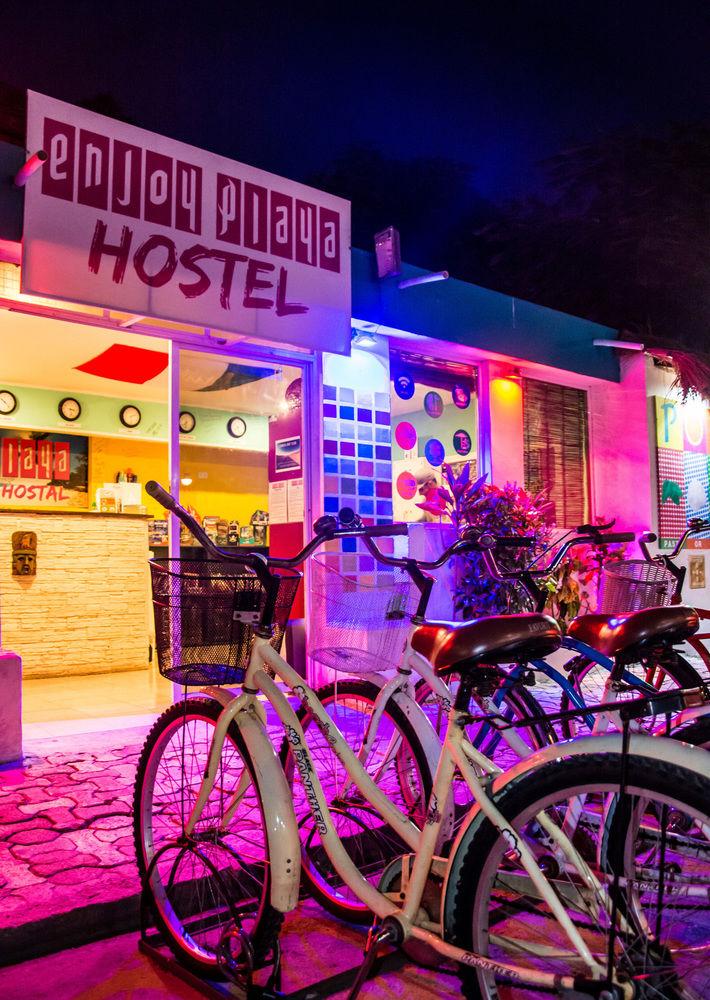 image-housing-carousel