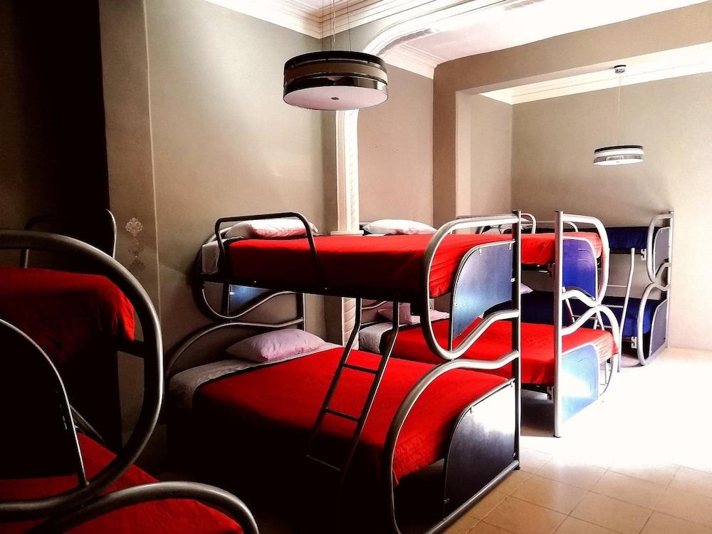 image-housing-carousel