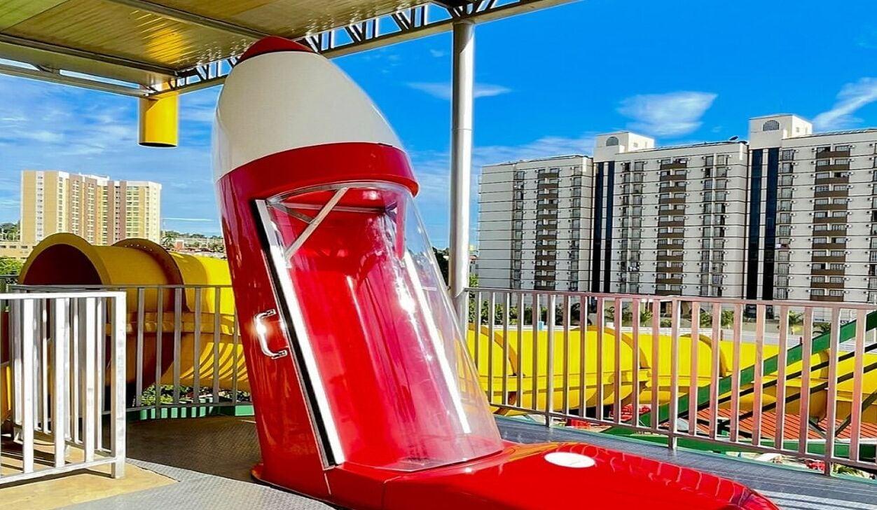 image-housing-carousel