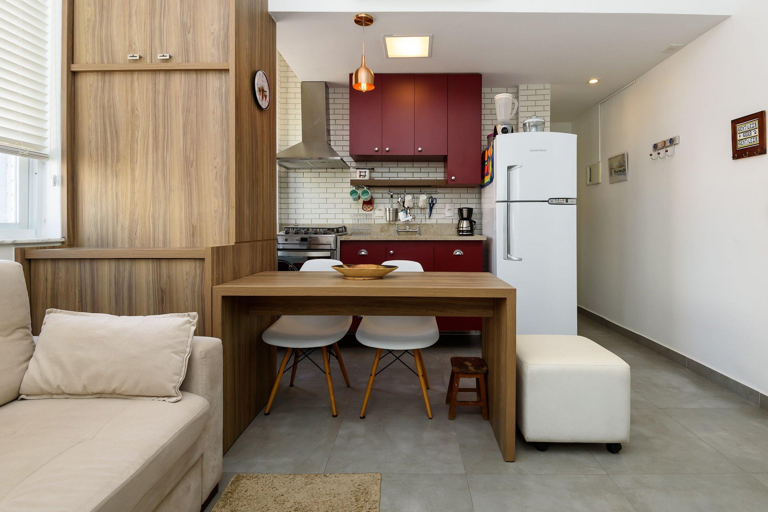 image-housing-carousel
