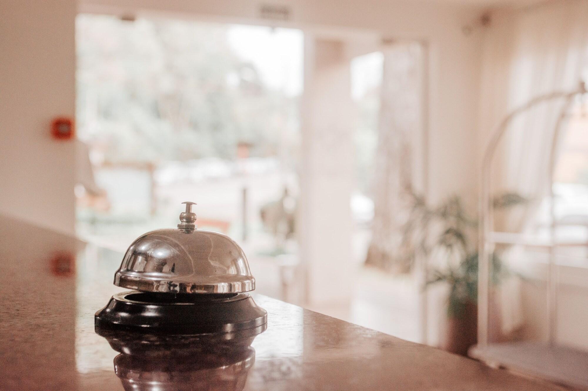 image-housing-carousel