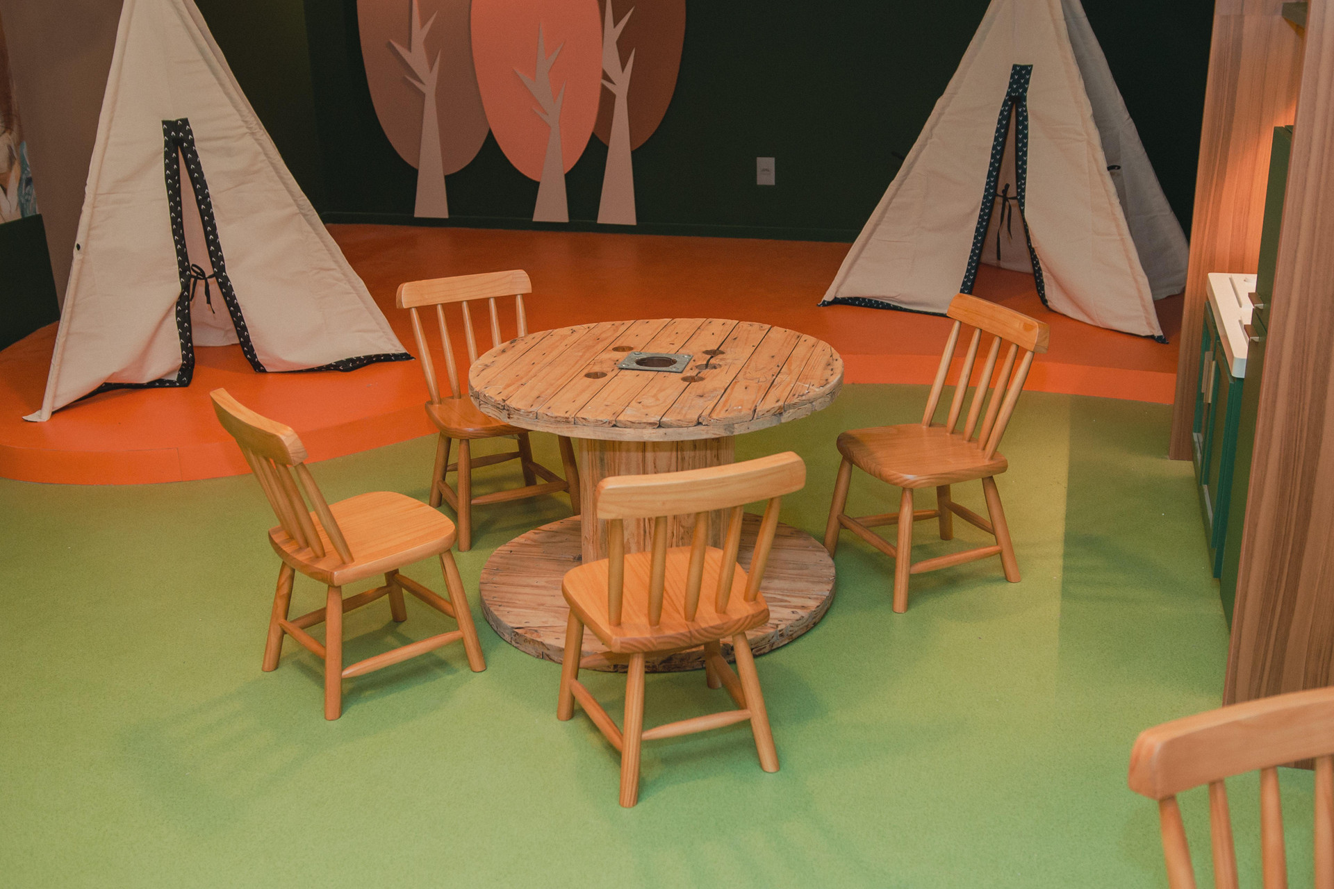 image-housing-carousel