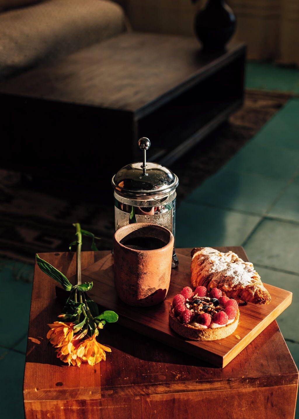 image-housing-carousel