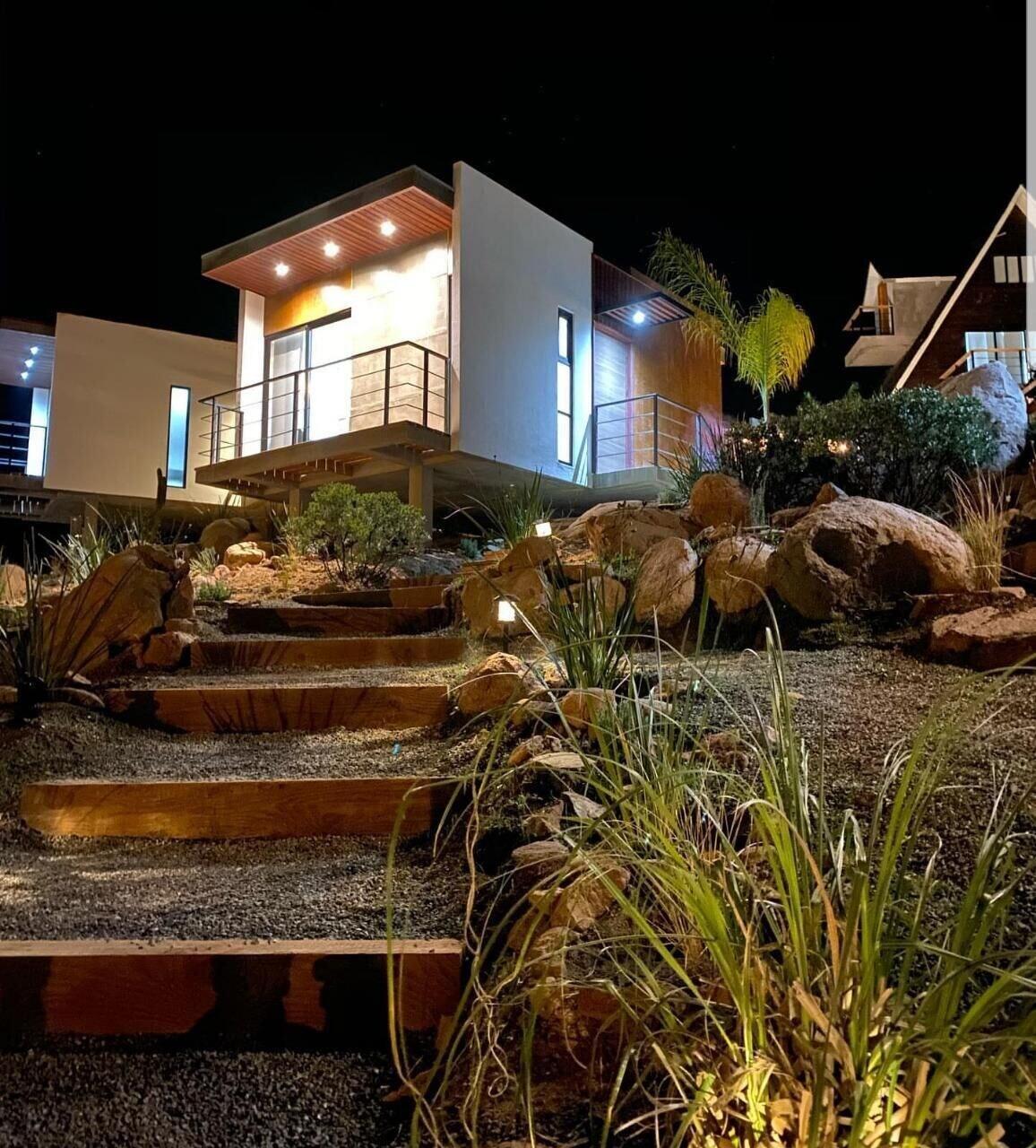 image-housing-carousel