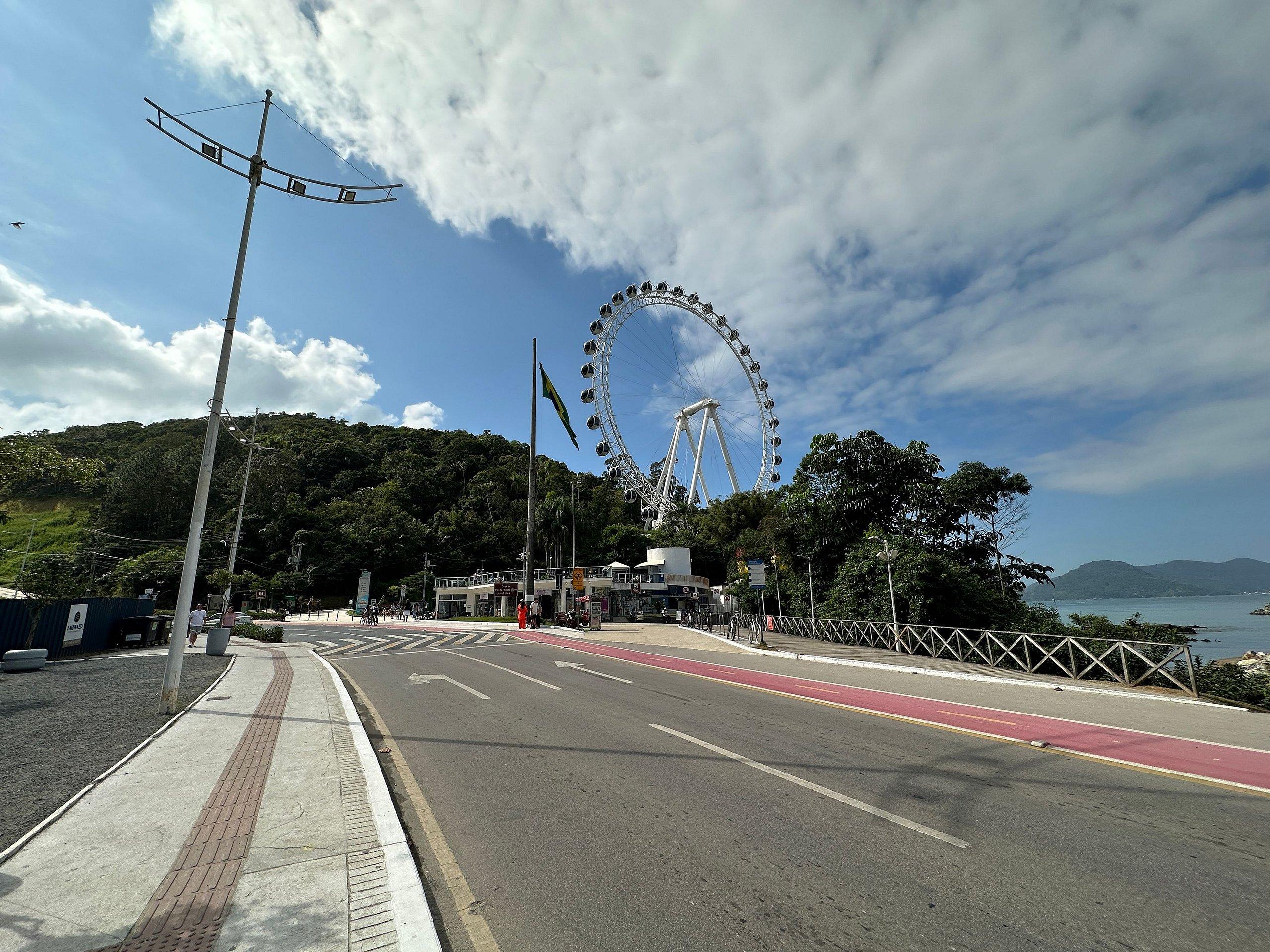 image-housing-carousel