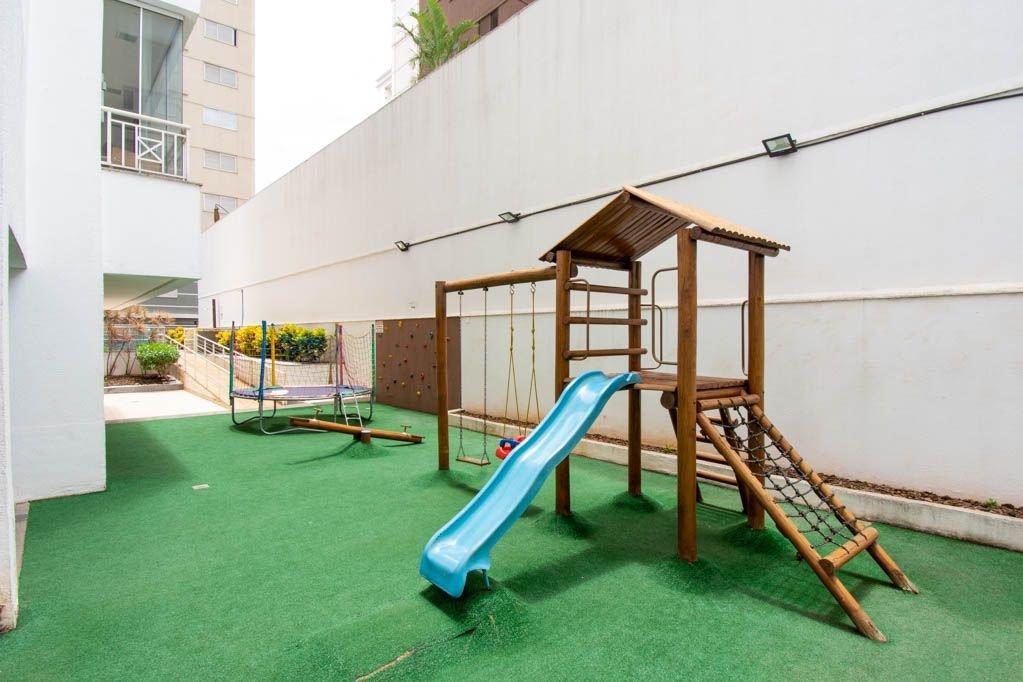 image-housing-carousel