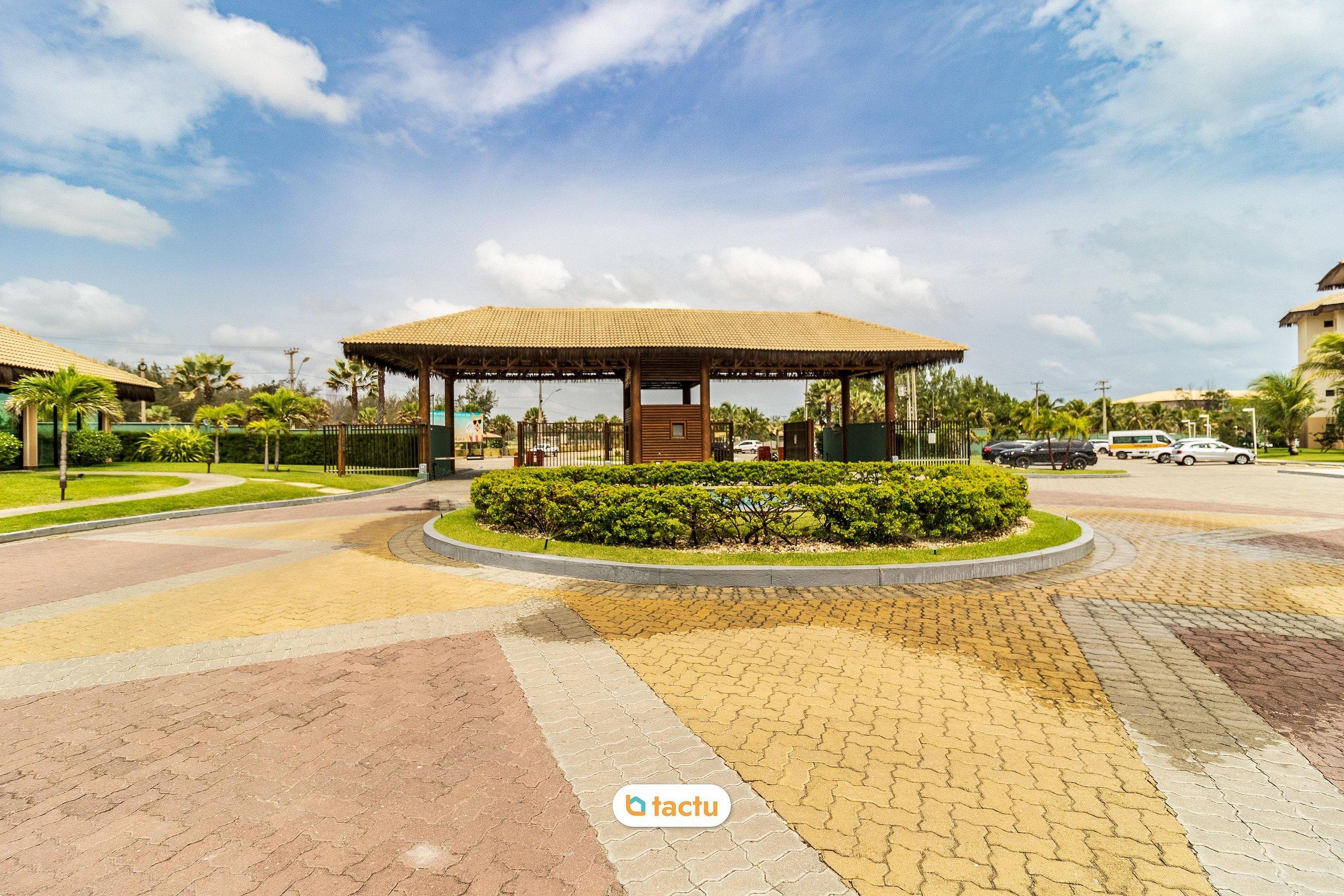 image-housing-carousel