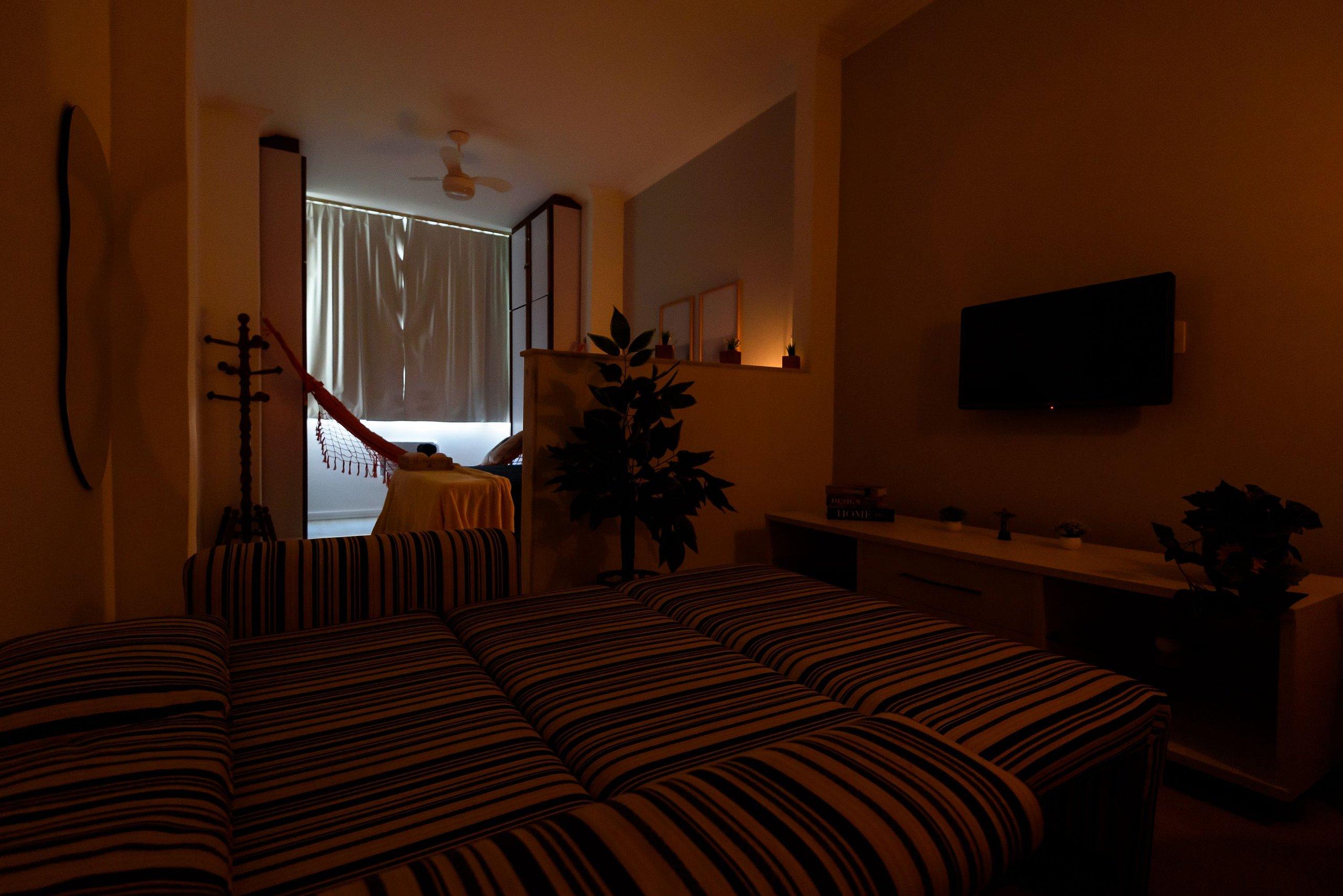 image-housing-carousel