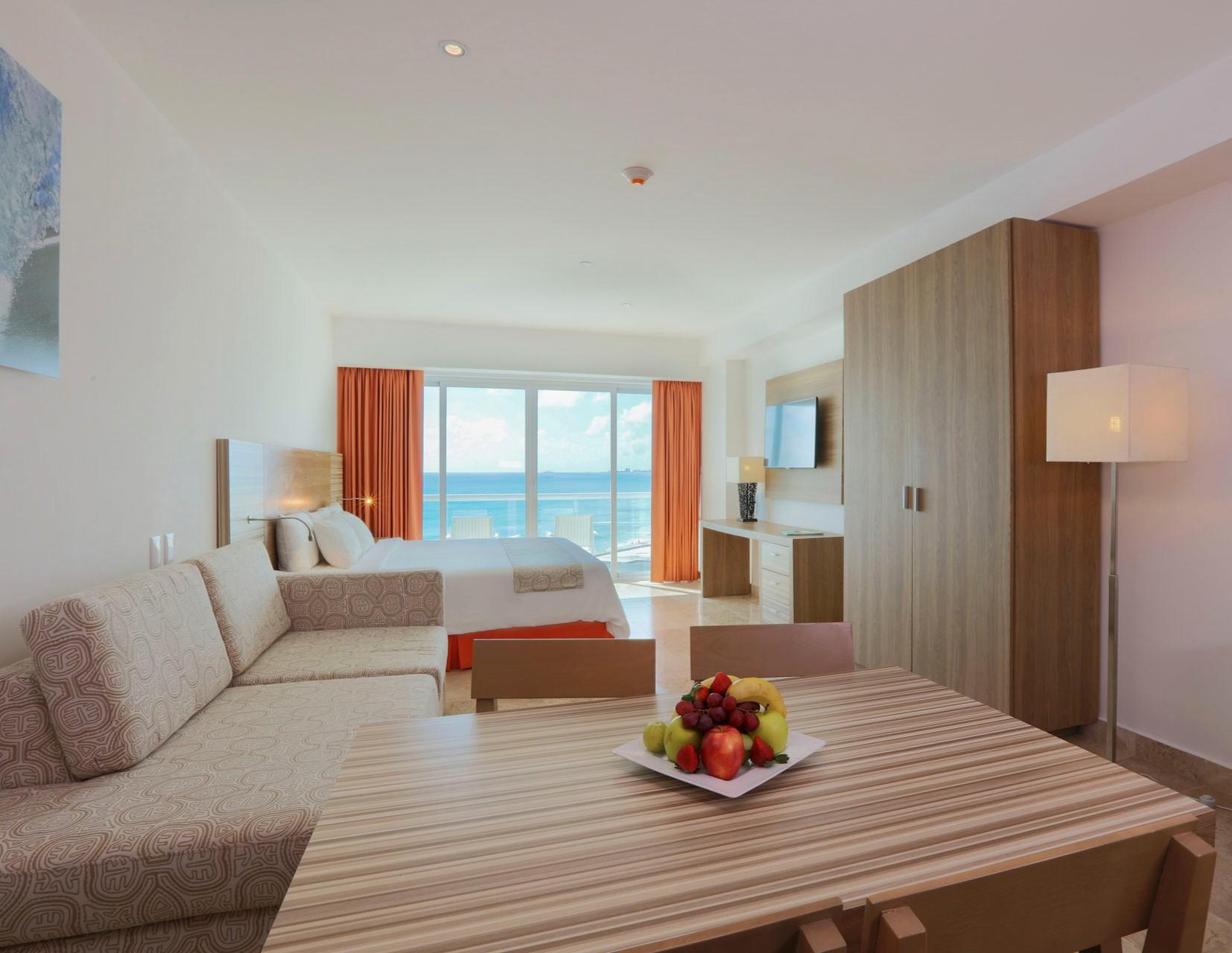 Habitación Superior con Vista Parcial del Mar