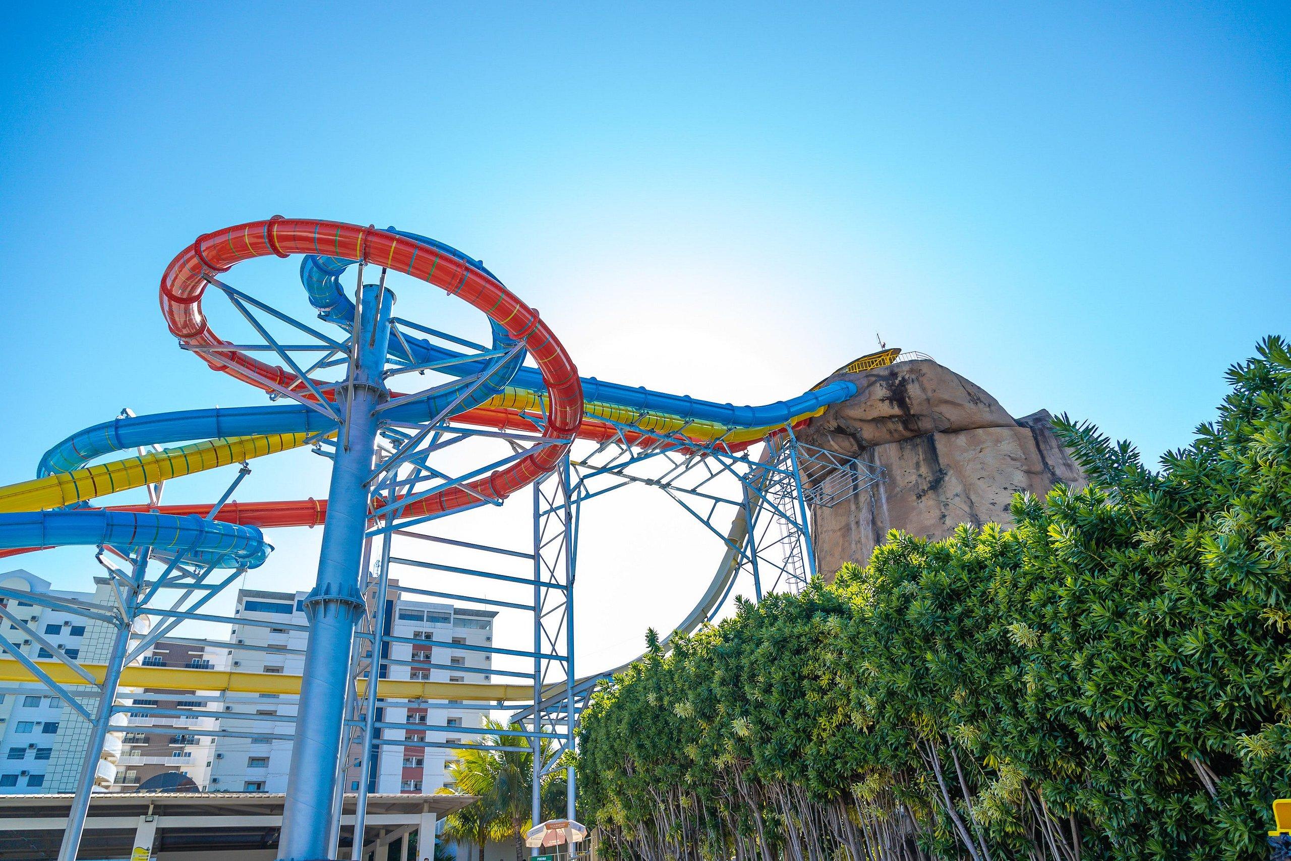 image-housing-carousel
