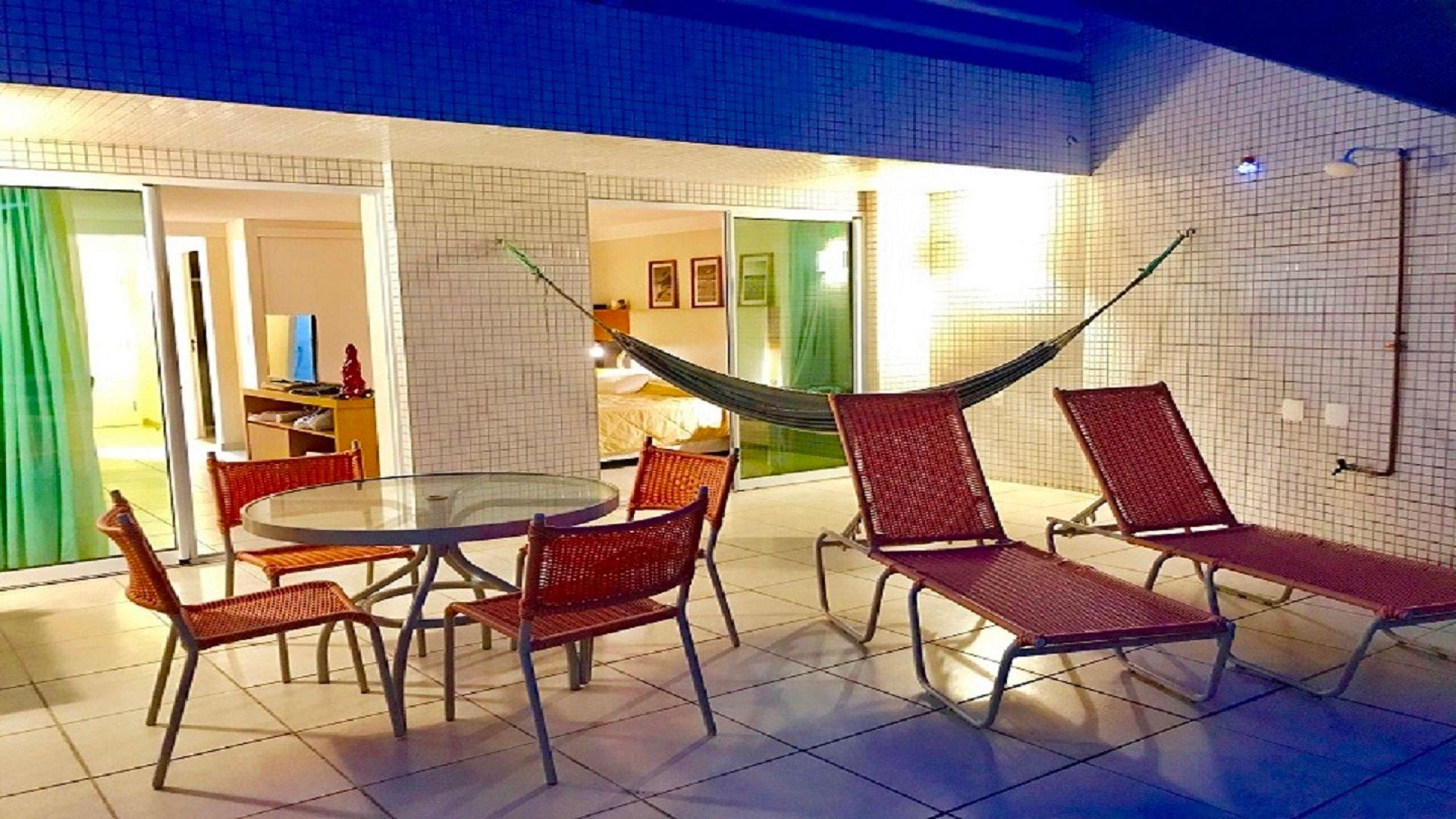 image-housing-carousel