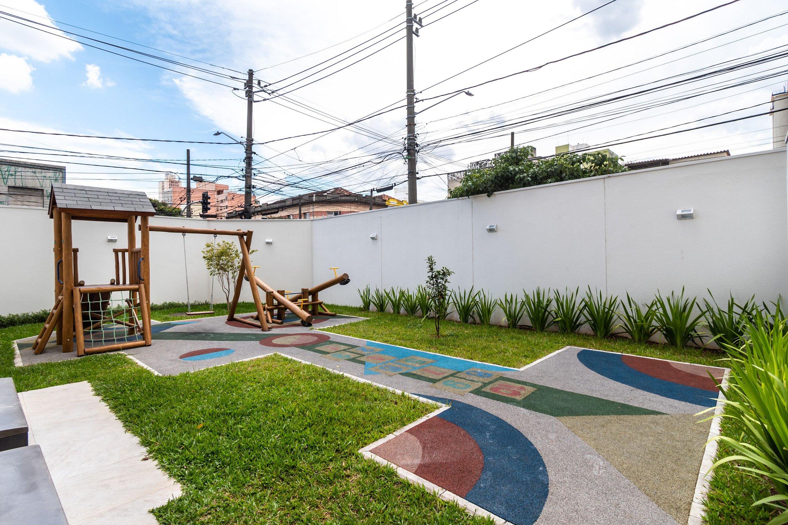 image-housing-carousel