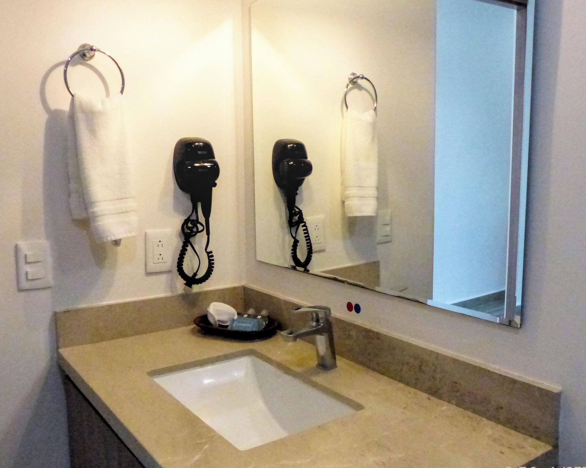 Habitación doble Deluxe, 2 camas dobles, junto a la piscina