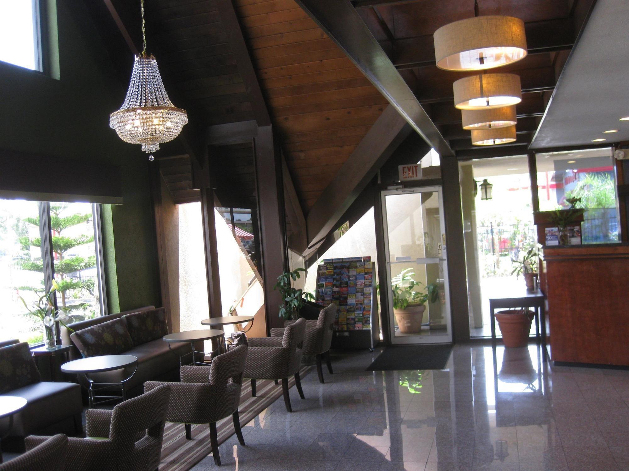 image-housing-carousel