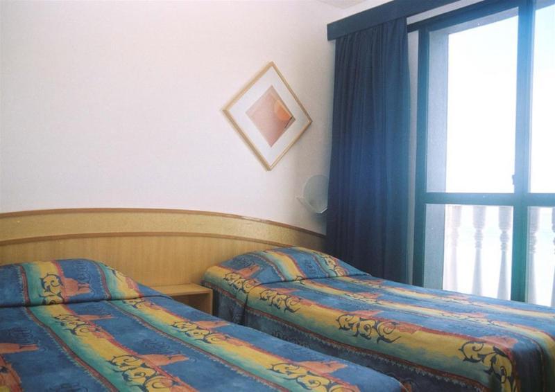 image-housing-carousel