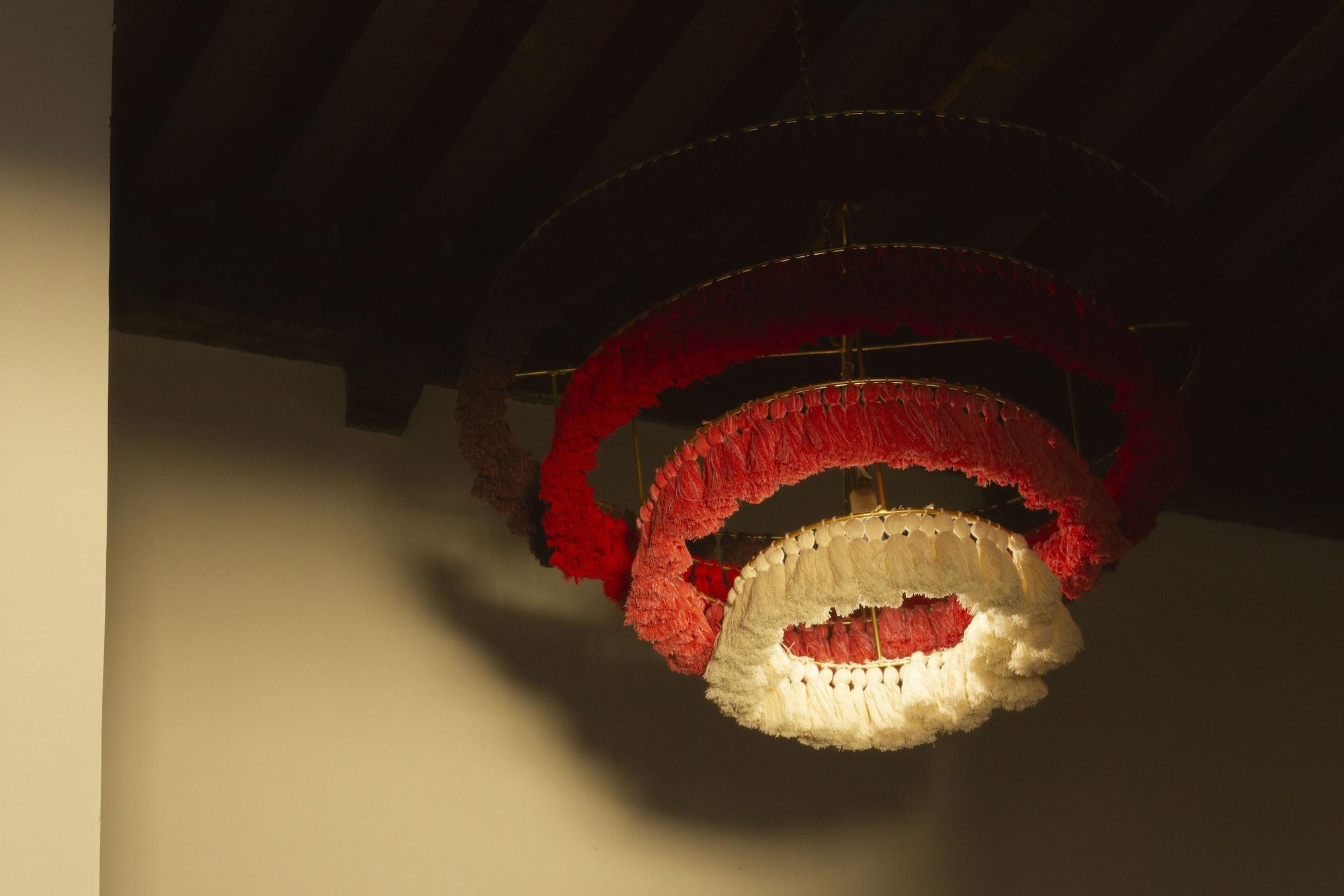 image-housing-carousel