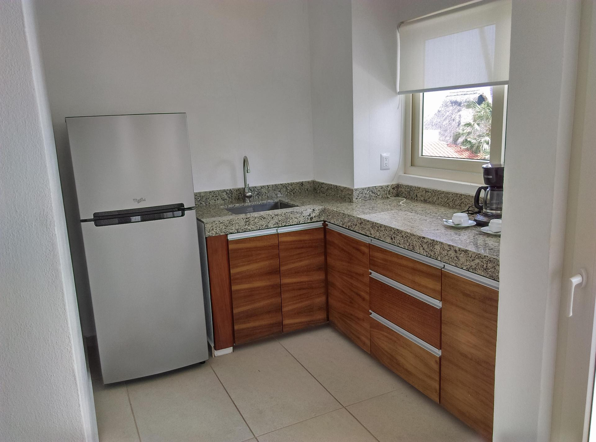 Habitación Doble Estándar con Vista Parcial del Mar