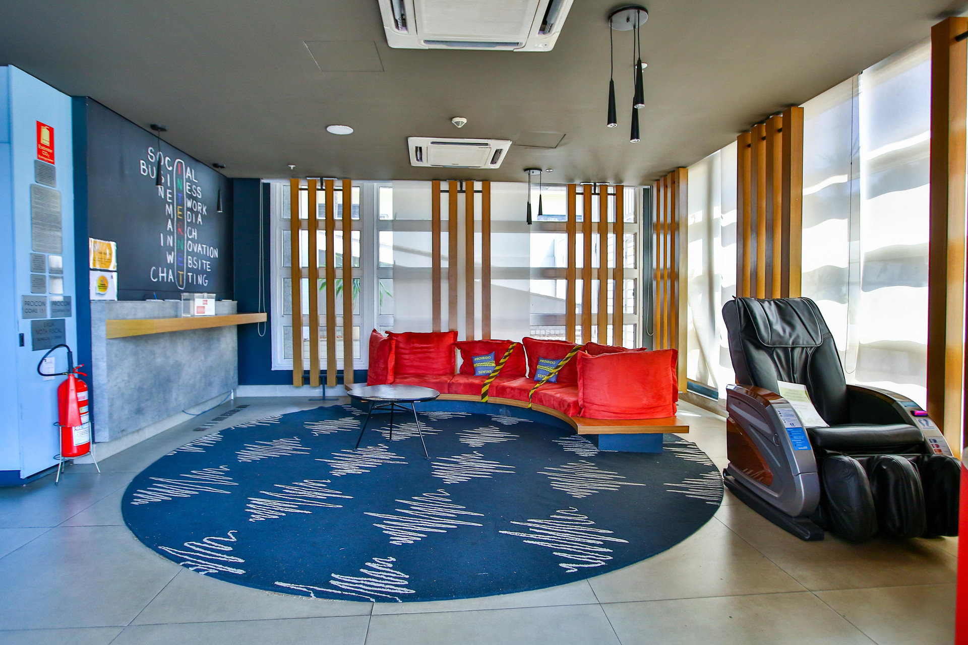 image-housing-carousel