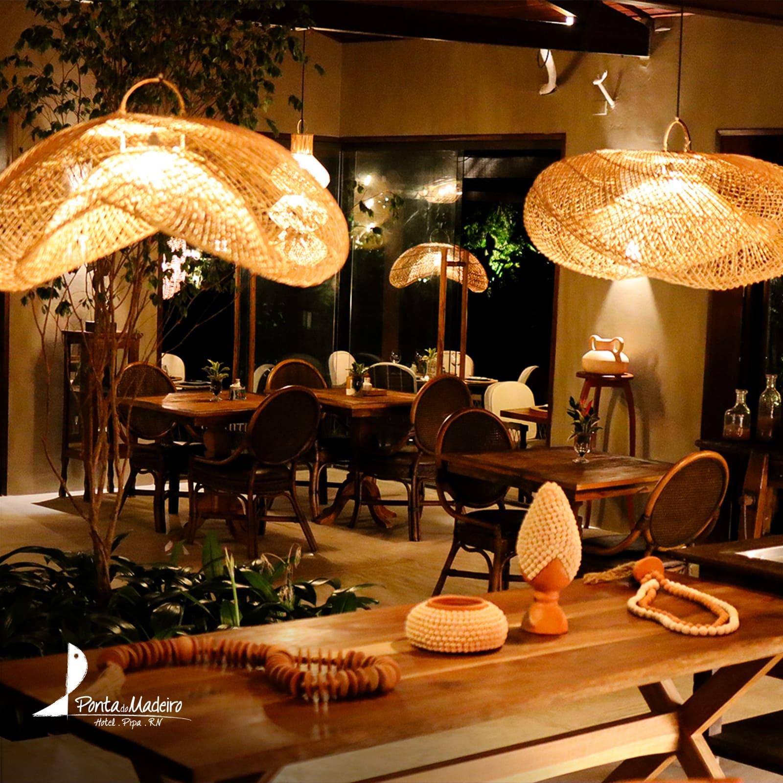 image-housing-carousel
