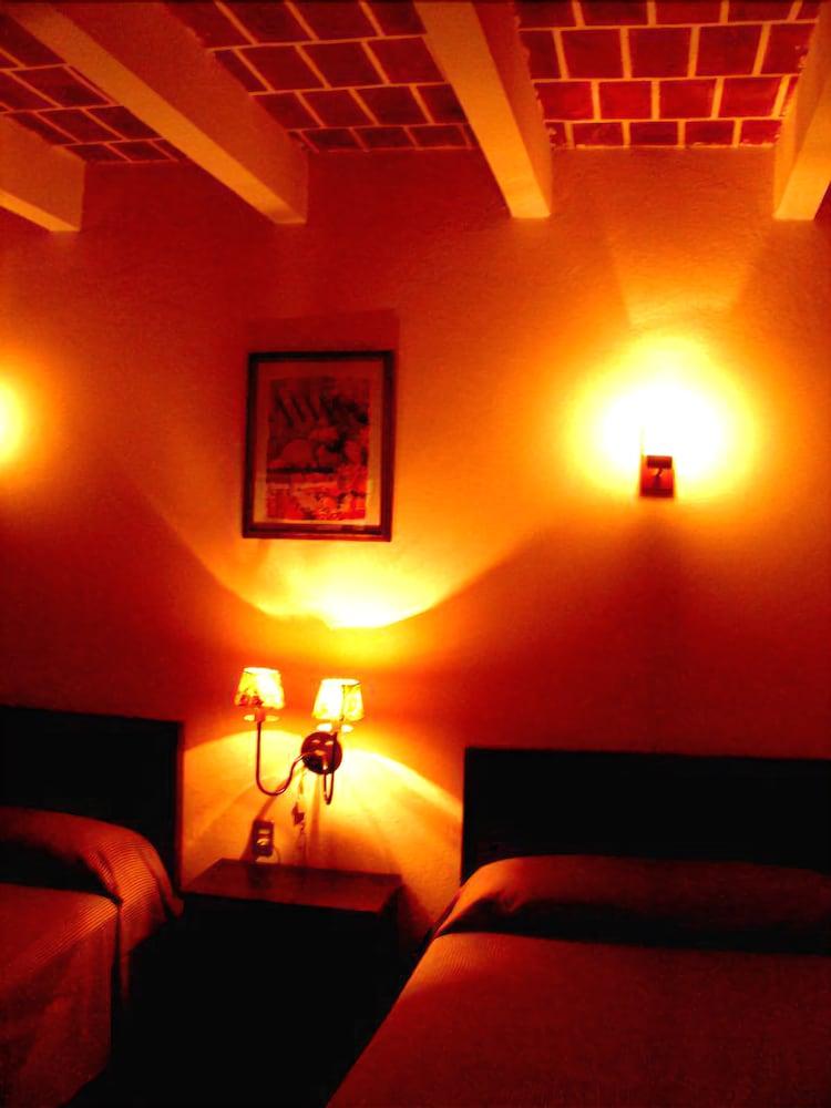 image-housing-carousel