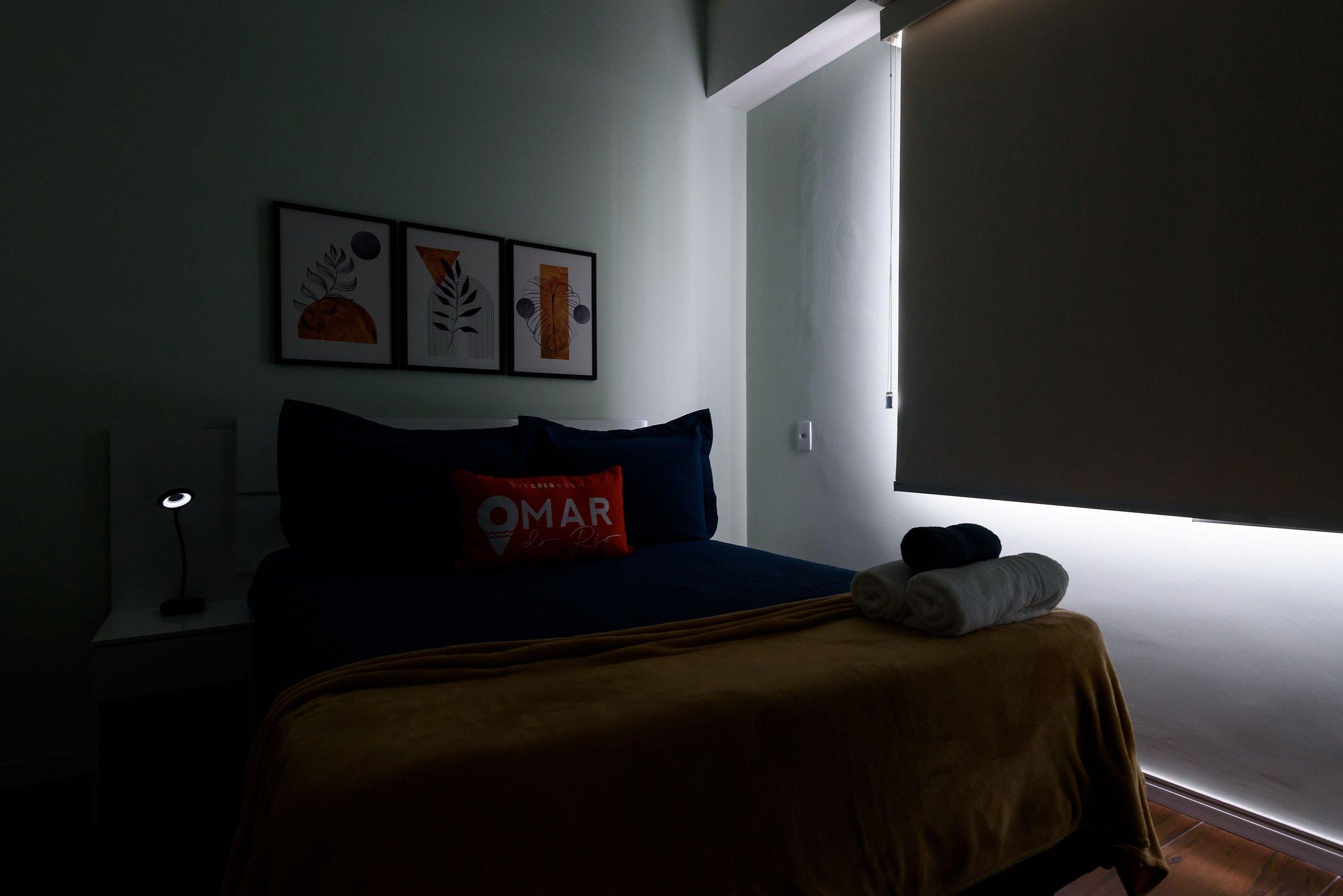 image-housing-carousel