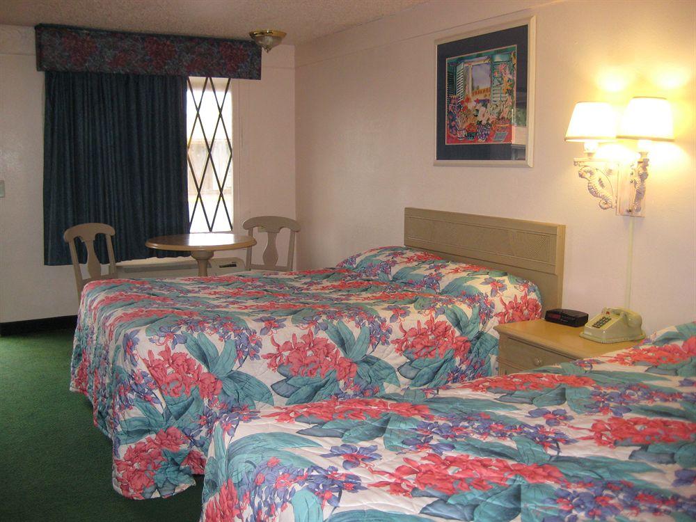 image-housing-carousel