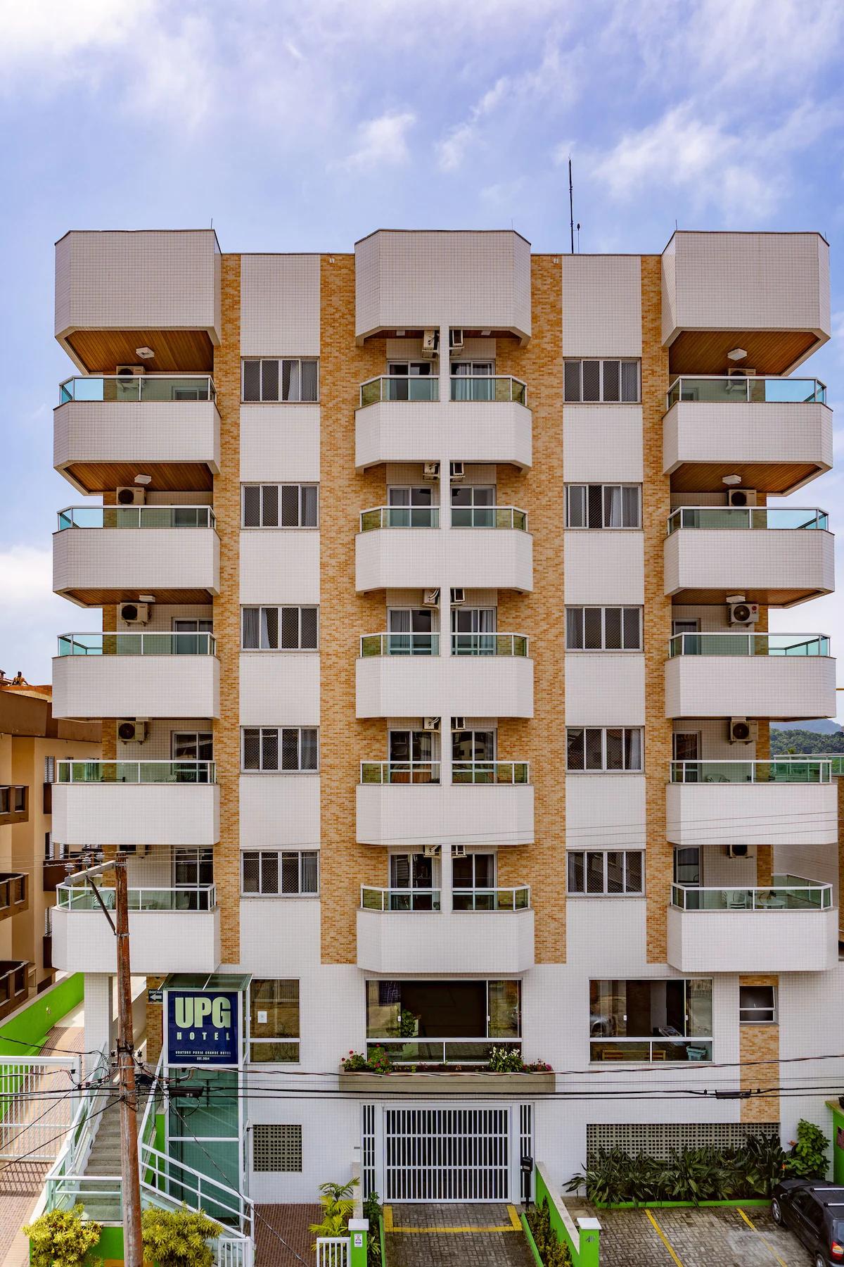 image-housing-carousel