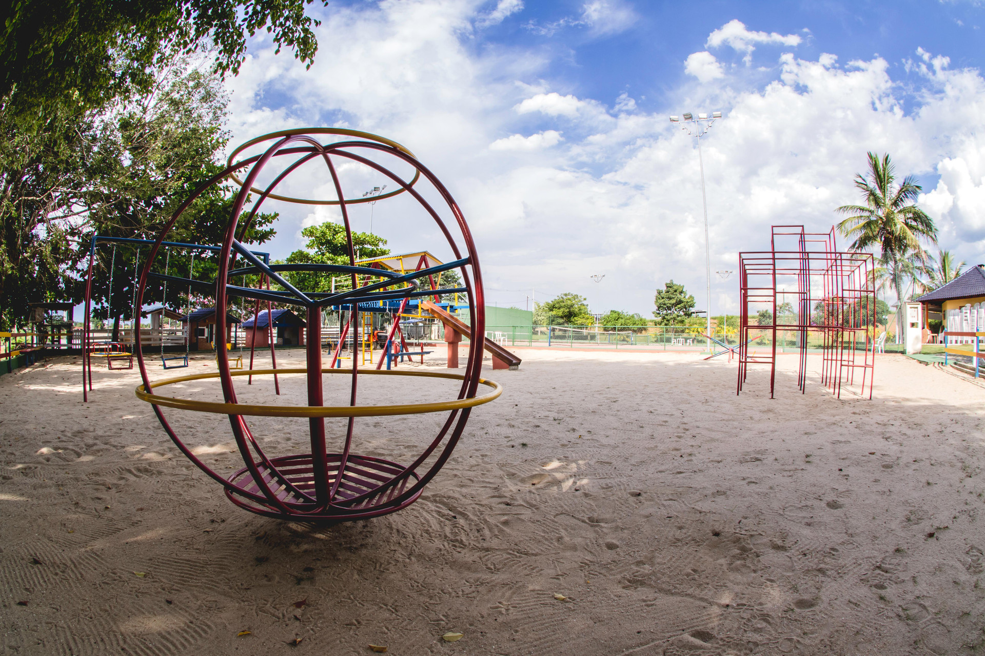 image-housing-carousel